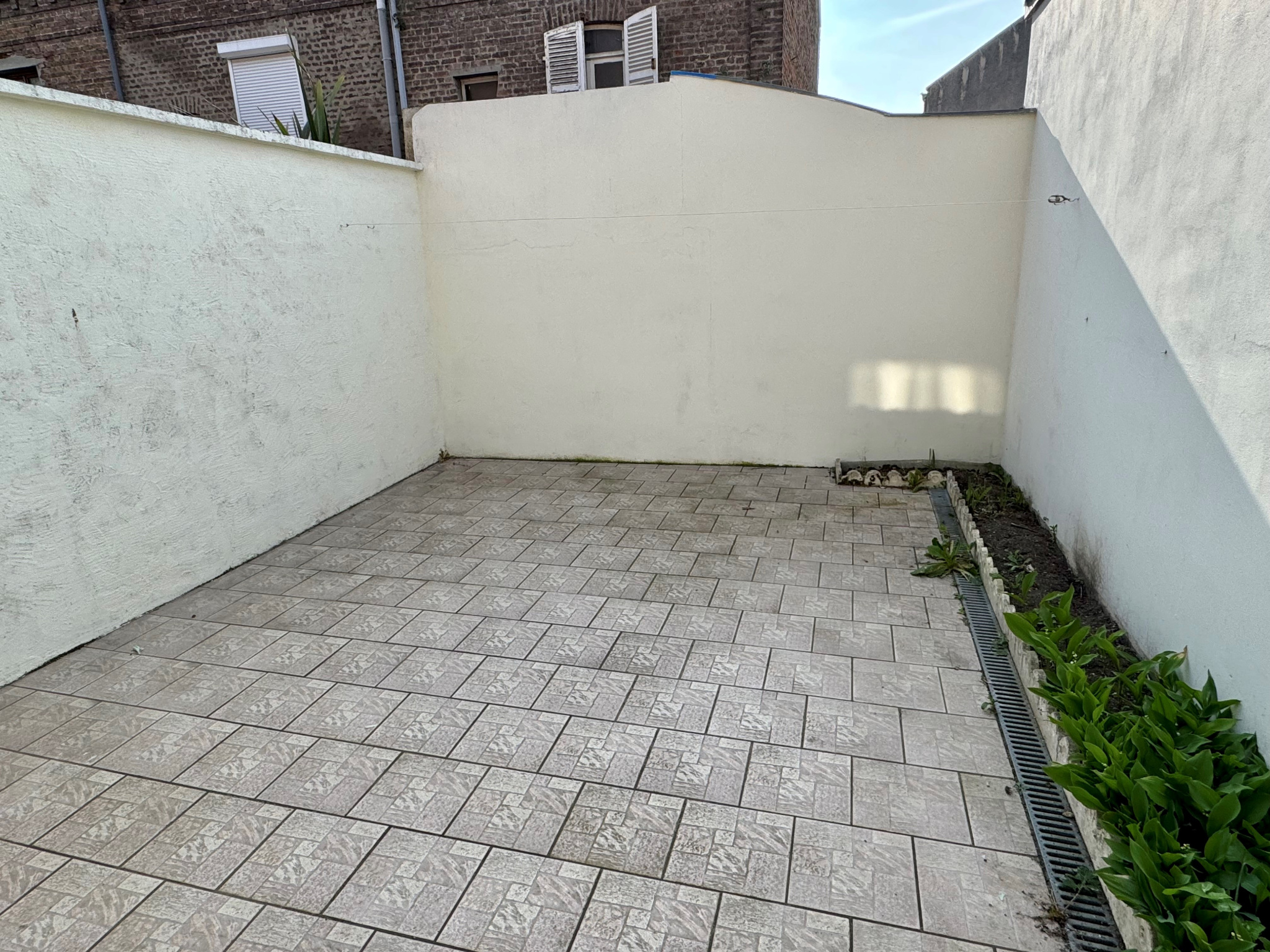 Immo80 – L'immobilier à Amiens et dans la Somme-Saint-Pierre – Amiénoise 78m2 – 2 chambres & bureau – Cour