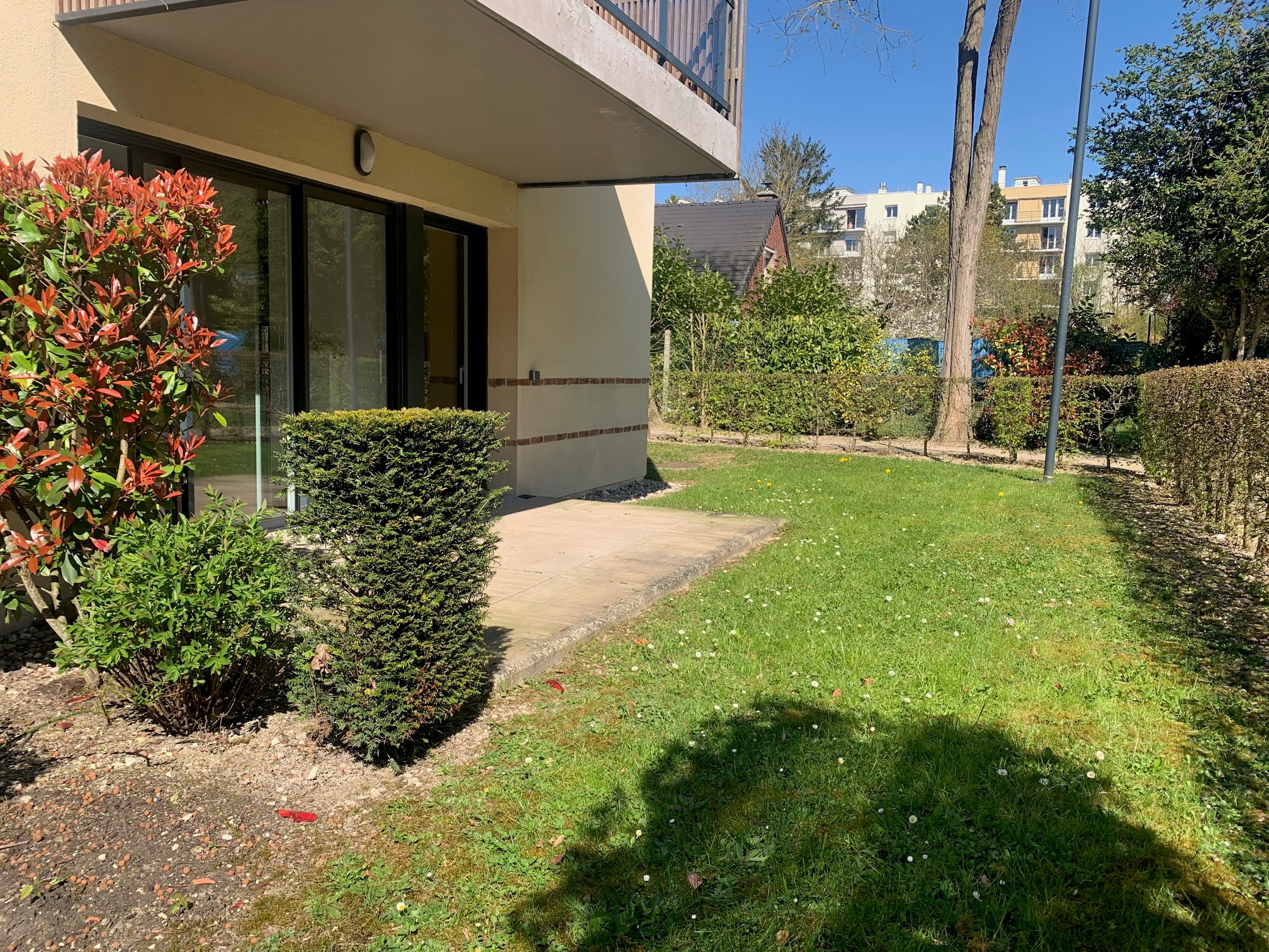 Immo80 – L'immobilier à Amiens et dans la Somme-Amiens Sud – Rez-de-jardin de 75m2, jardin/terrasse, 2 stationnements, cave