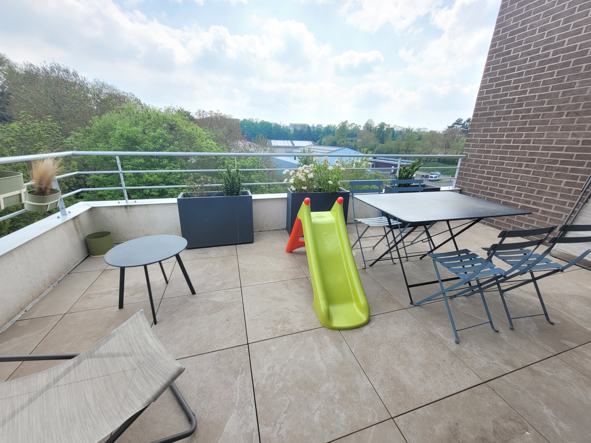 Immo80 – L'immobilier à Amiens et dans la Somme-T3 AVEC TERRASSE ET PARKINGS HENRIVILLE AMIENS