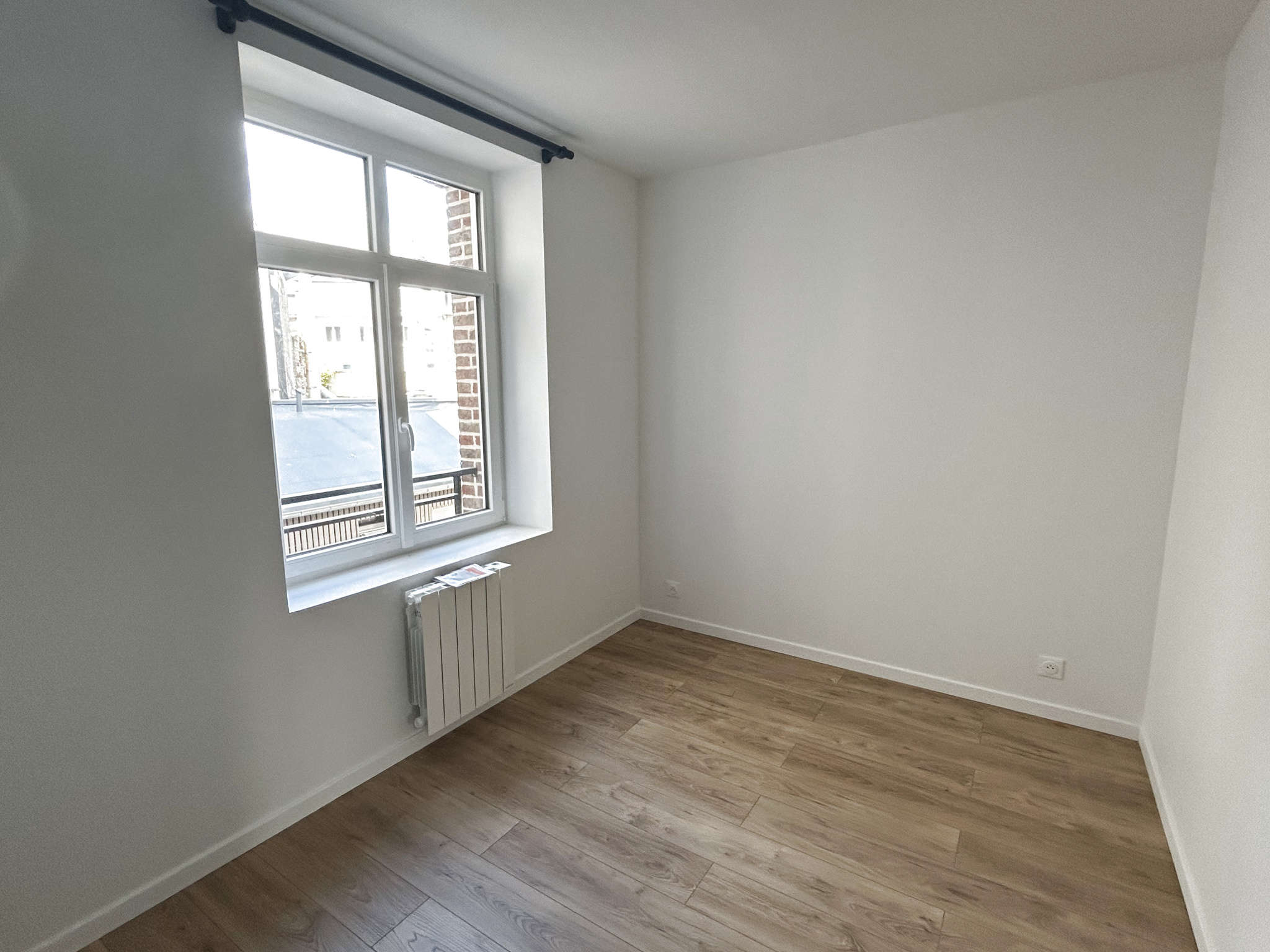 Immo80 – L'immobilier à Amiens et dans la Somme-489G/2 – Appartement T3 Hypercentre AMIENS Parfait état.