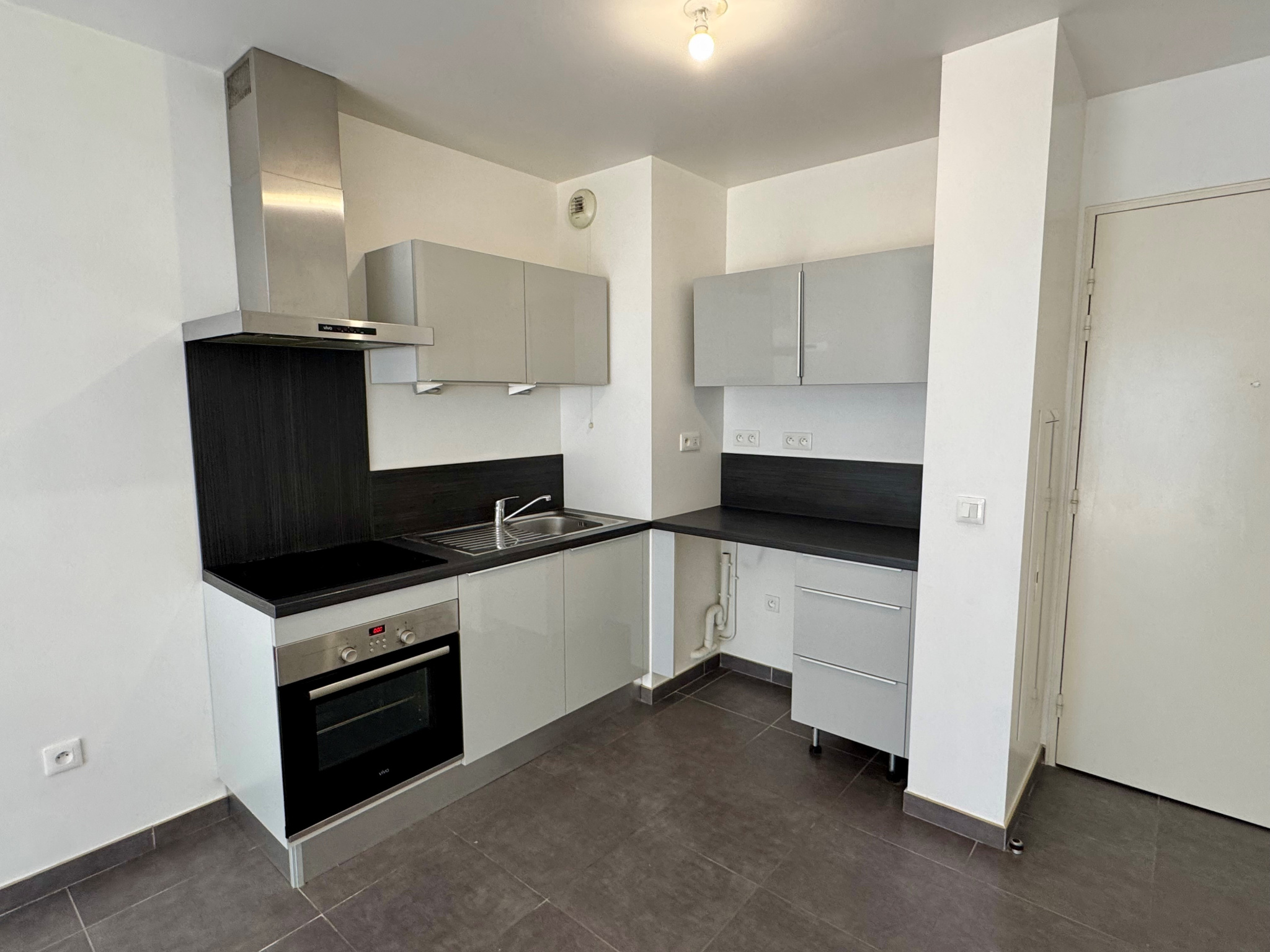 Immo80 – L'immobilier à Amiens et dans la Somme-Résidence sécurisée – retrait de rue – T2 41m2 – Balcon