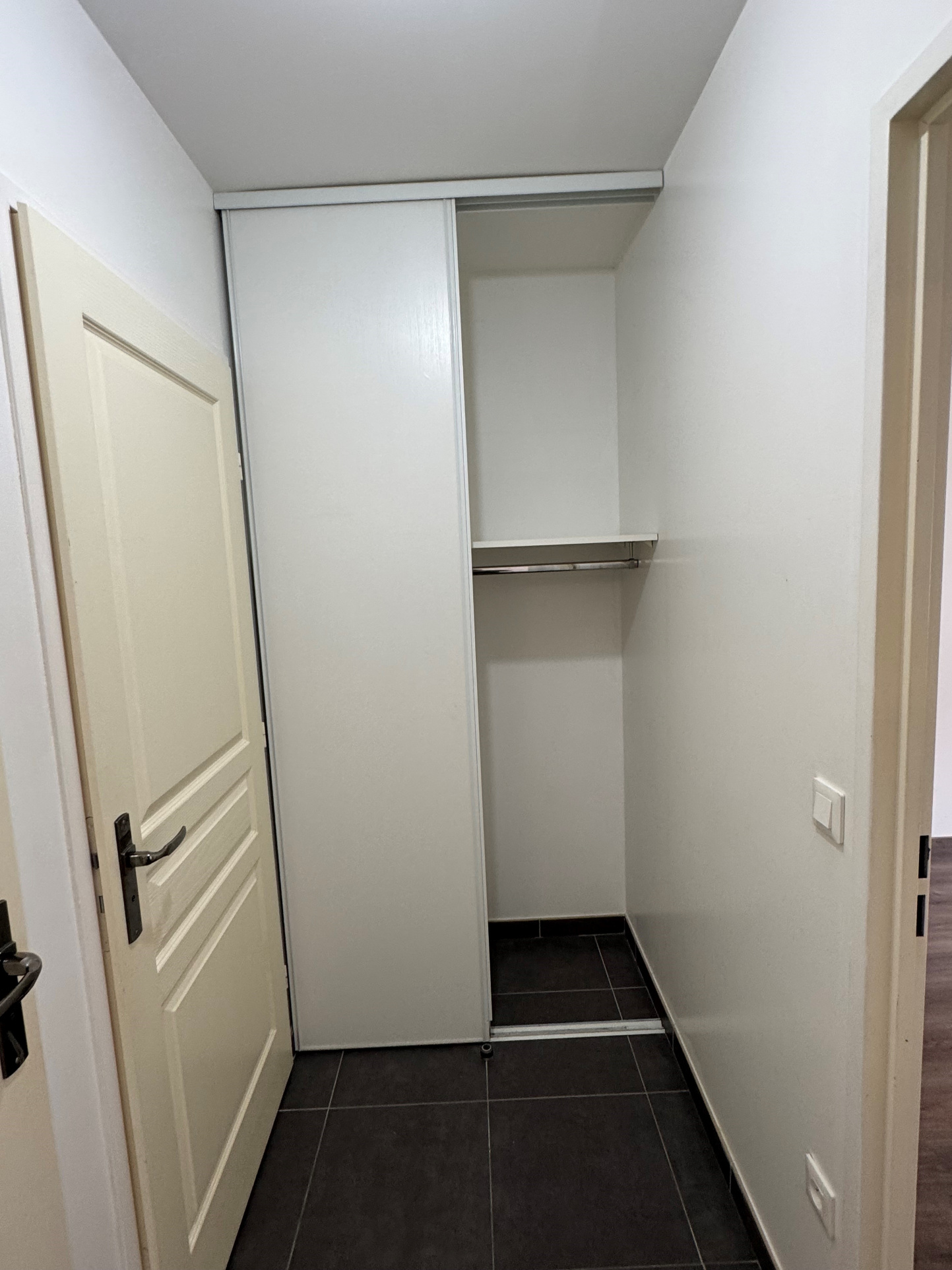 Immo80 – L'immobilier à Amiens et dans la Somme-Résidence sécurisée – retrait de rue – T2 41m2 – Balcon