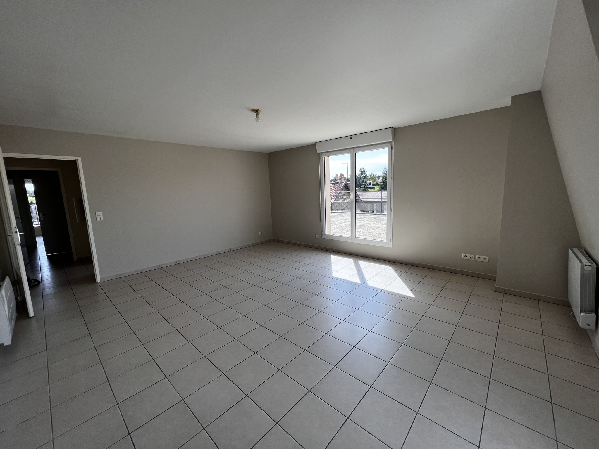 Immo80 – L'immobilier à Amiens et dans la Somme-T3 76m2 + terrasse amiens Sud/Est VAL -d’Avre.