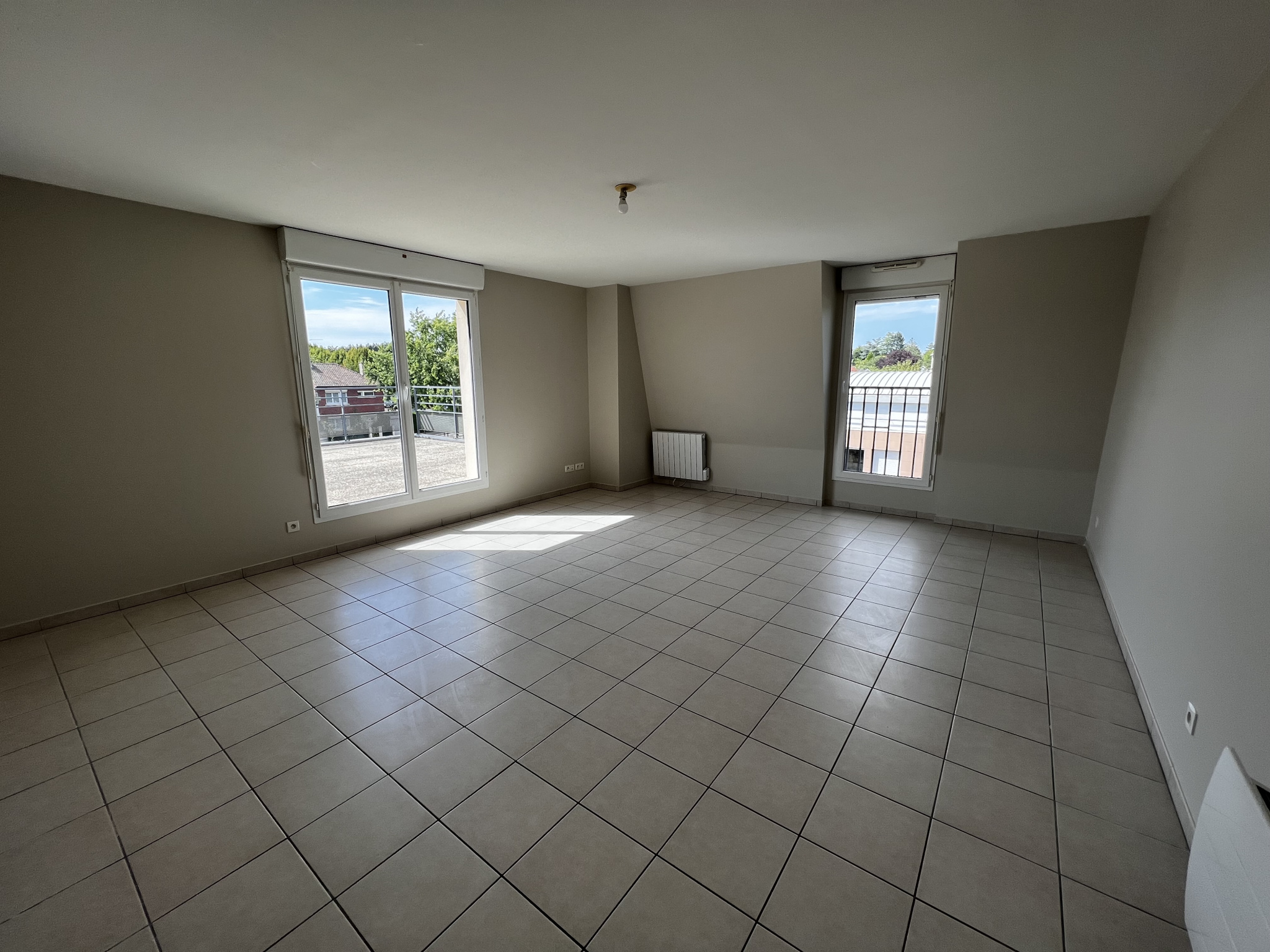 Immo80 – L'immobilier à Amiens et dans la Somme-T3 76m2 + terrasse amiens Sud/Est VAL -d’Avre.
