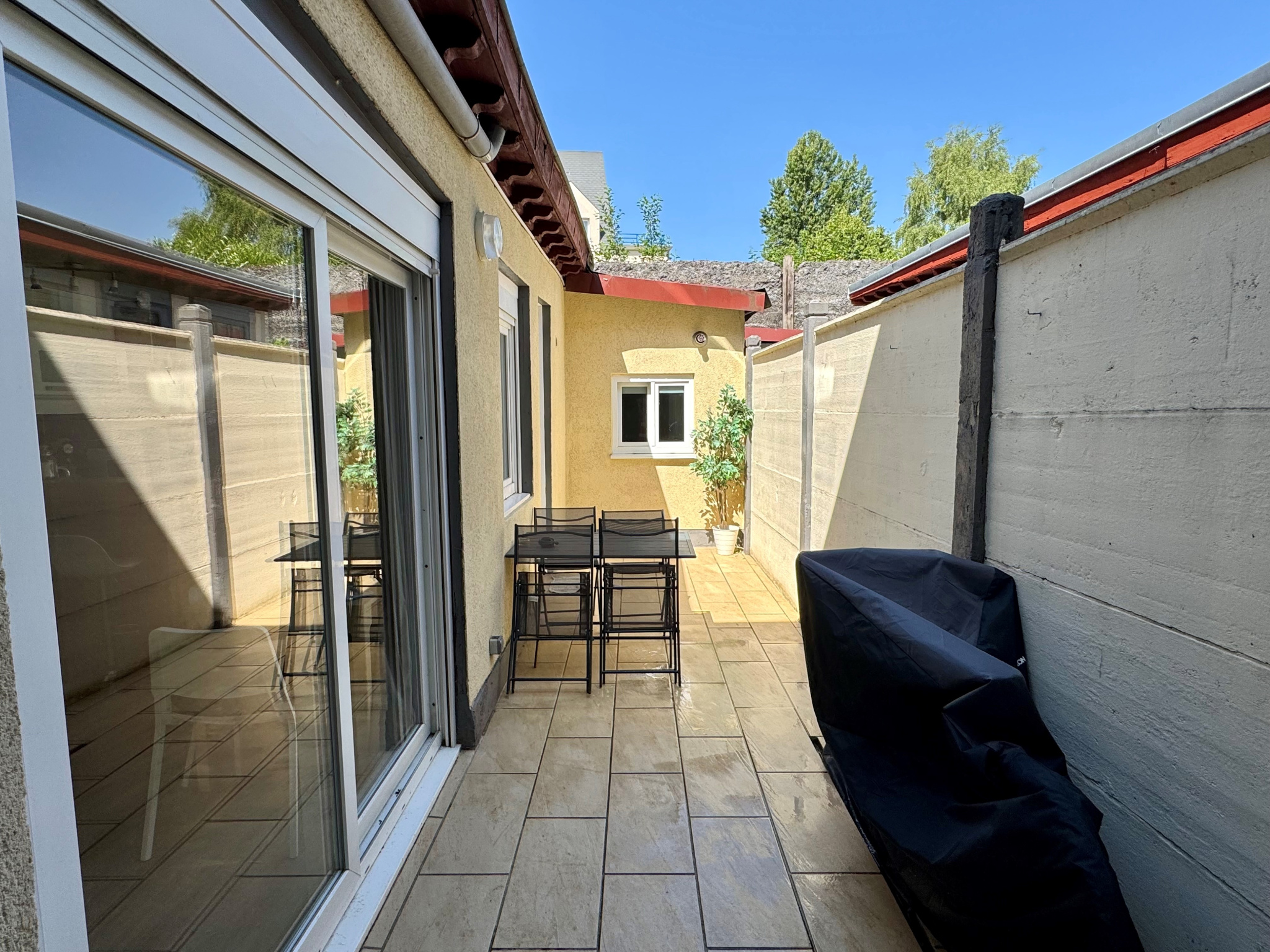 Immo80 – L'immobilier à Amiens et dans la Somme-Saint-Roch – Amiénoise 106m2 4/5 chbs – cour