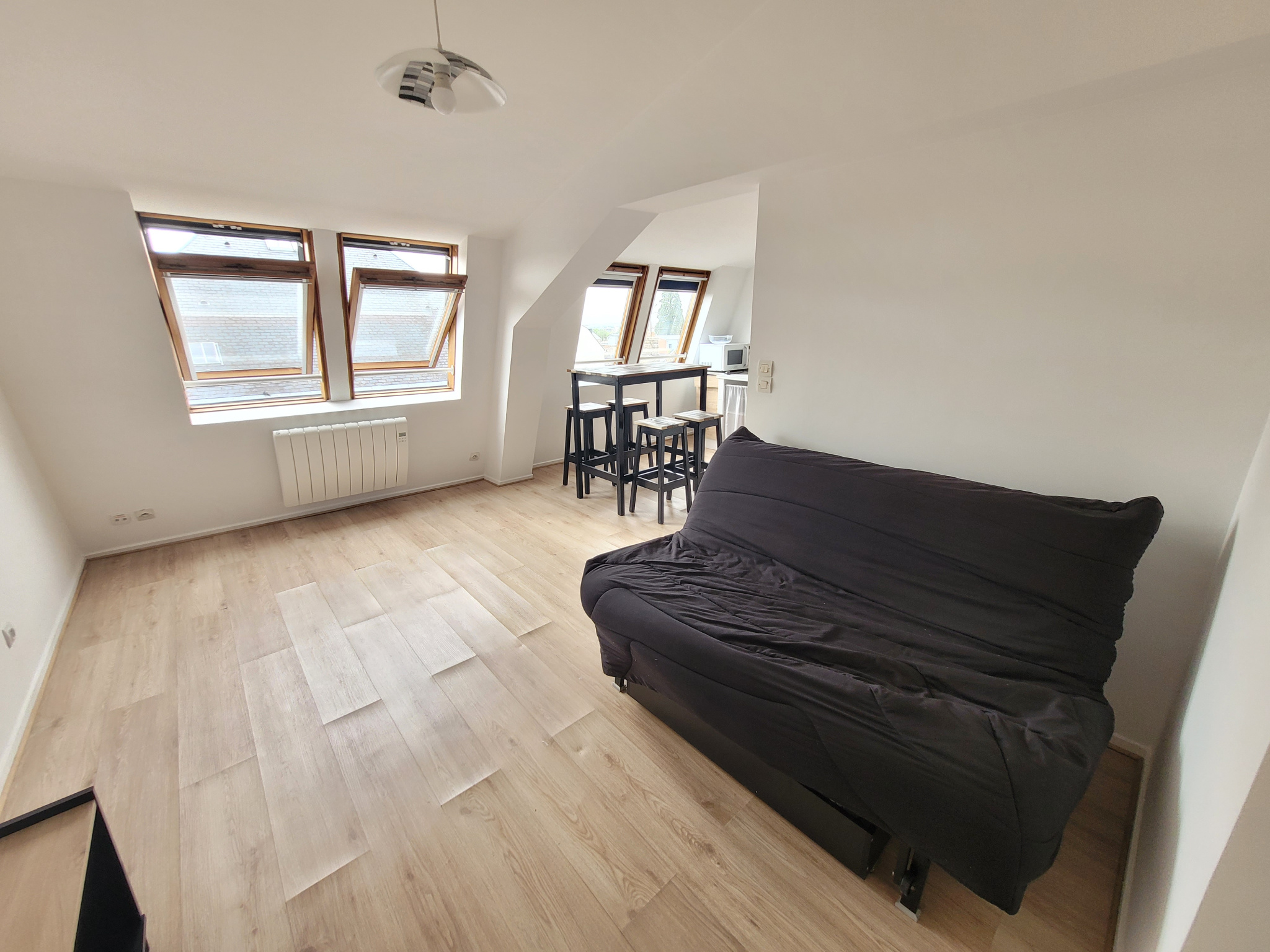 Immo80 – L'immobilier à Amiens et dans la Somme-GRAND STUDIO MEUBLÉ AVEC PARKING – HENRIVILLE AMIENS