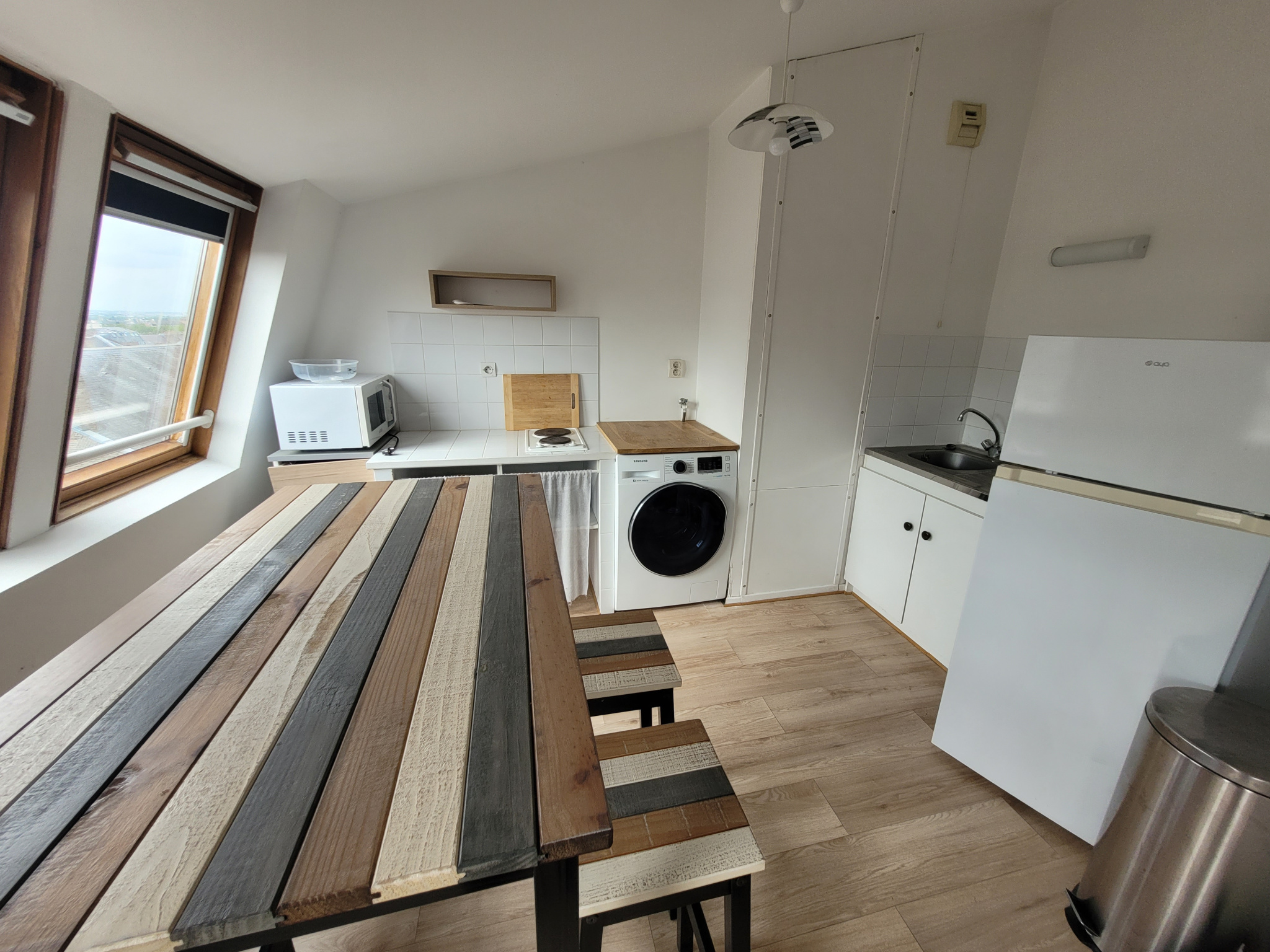 Immo80 – L'immobilier à Amiens et dans la Somme-GRAND STUDIO MEUBLÉ AVEC PARKING – HENRIVILLE AMIENS