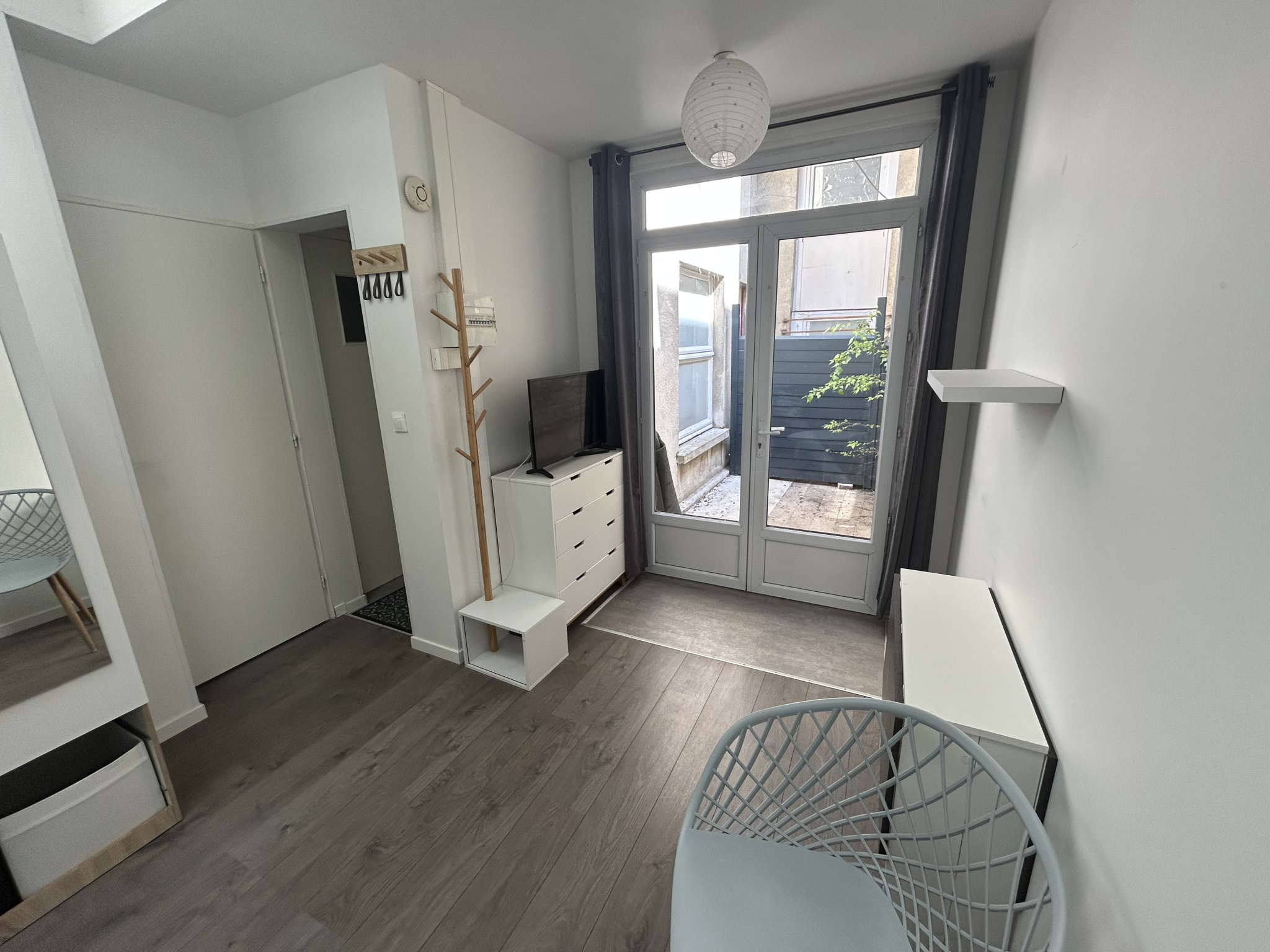Immo80 – L'immobilier à Amiens et dans la Somme-BEAU STUDIO MEUBLÉ AVEC COUR CENTRE VILLE AMIENS
