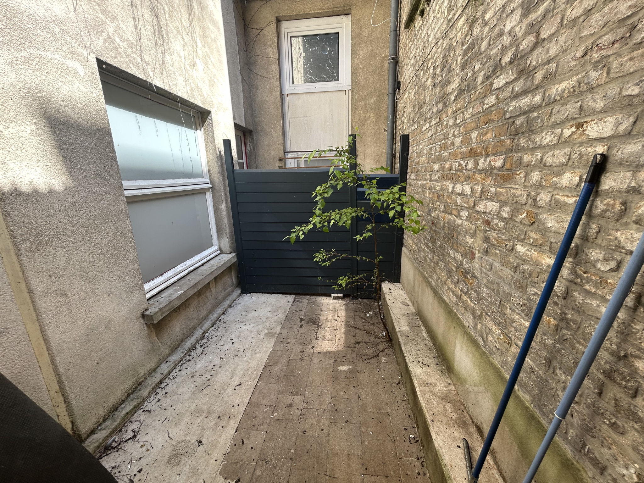 Immo80 – L'immobilier à Amiens et dans la Somme-BEAU STUDIO MEUBLÉ AVEC COUR CENTRE VILLE AMIENS