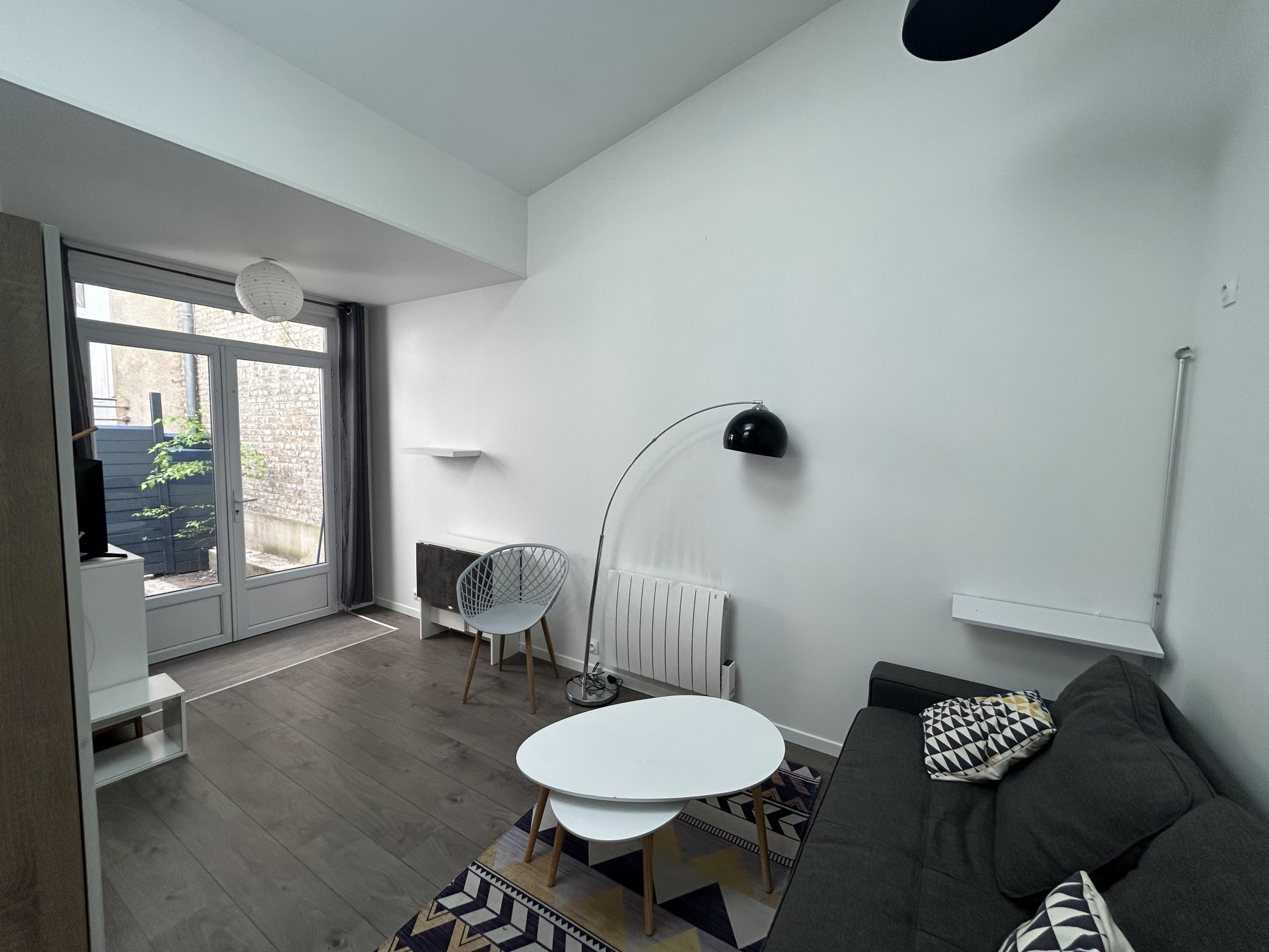 Immo80 – L'immobilier à Amiens et dans la Somme-BEAU STUDIO MEUBLÉ AVEC COUR CENTRE VILLE AMIENS