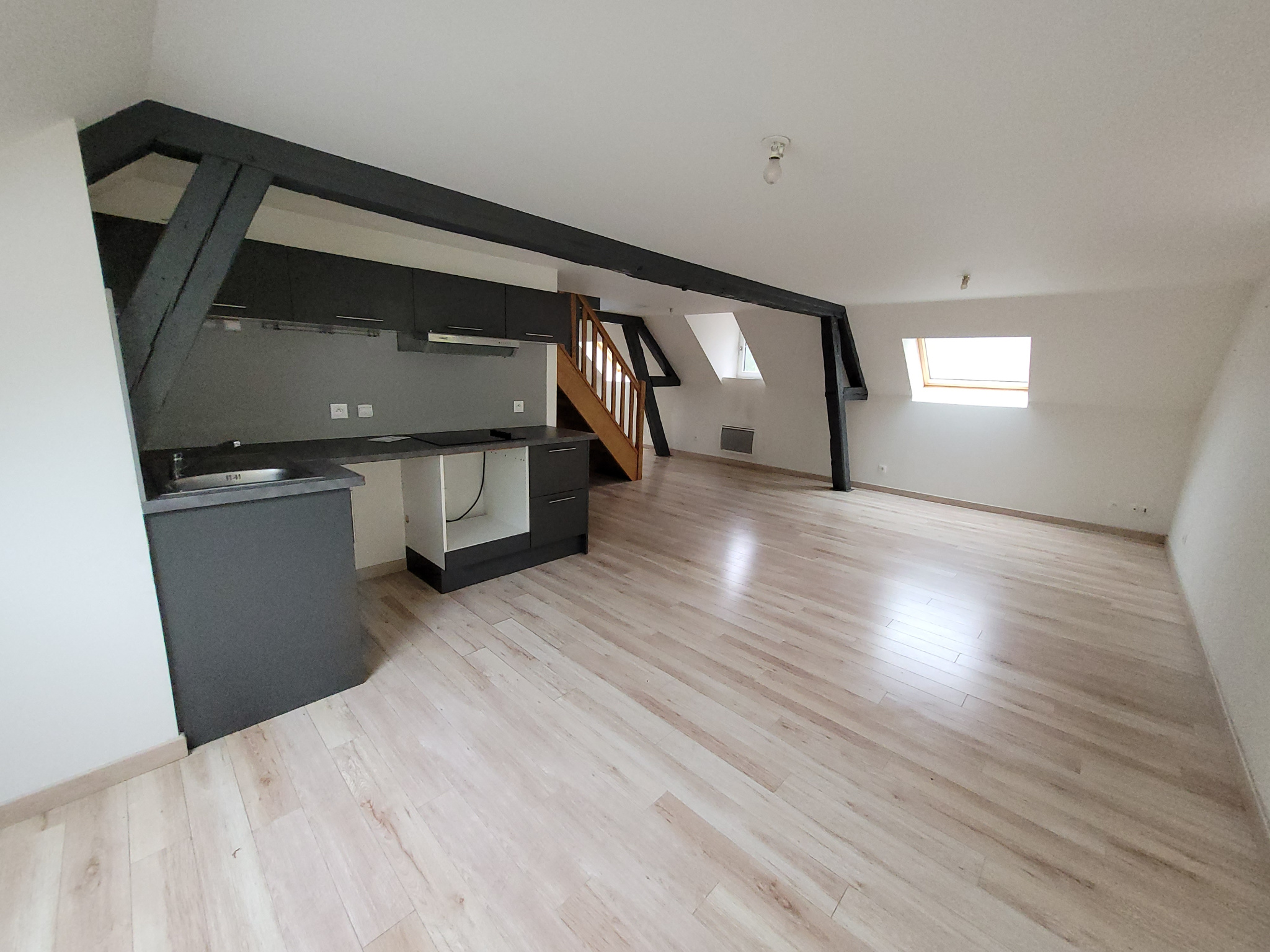 Immo80 – L'immobilier à Amiens et dans la Somme-T2 + parking SALOUEL proche CHU SUD