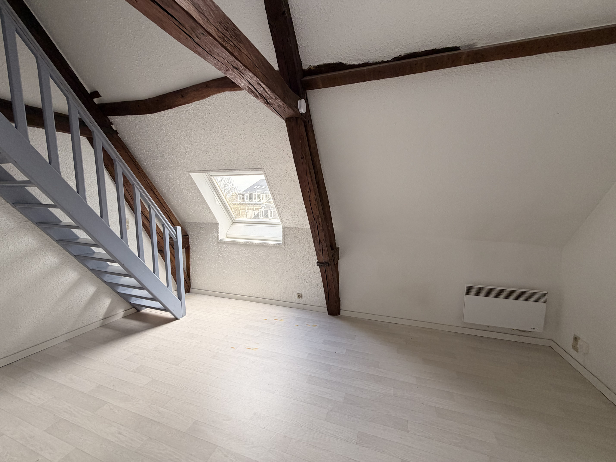 Immo80 – L'immobilier à Amiens et dans la Somme-TYPE 1 CENTRE VILLE CATHEDRALE – AMIENS