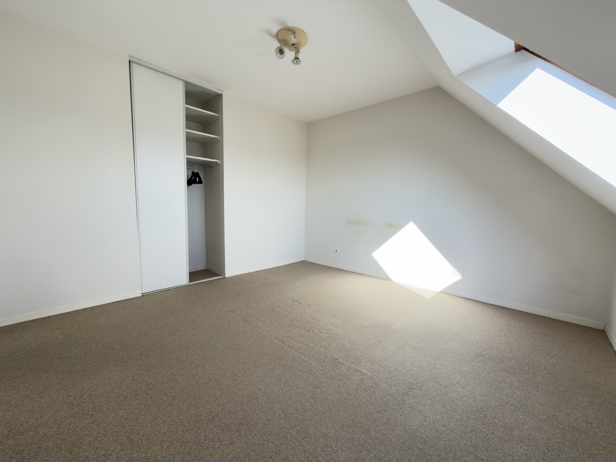 Immo80 – L'immobilier à Amiens et dans la Somme-T3 EN DUXPLEX DE 65M2 AVEC CAVE BALCON ET PLACE DE PARKING