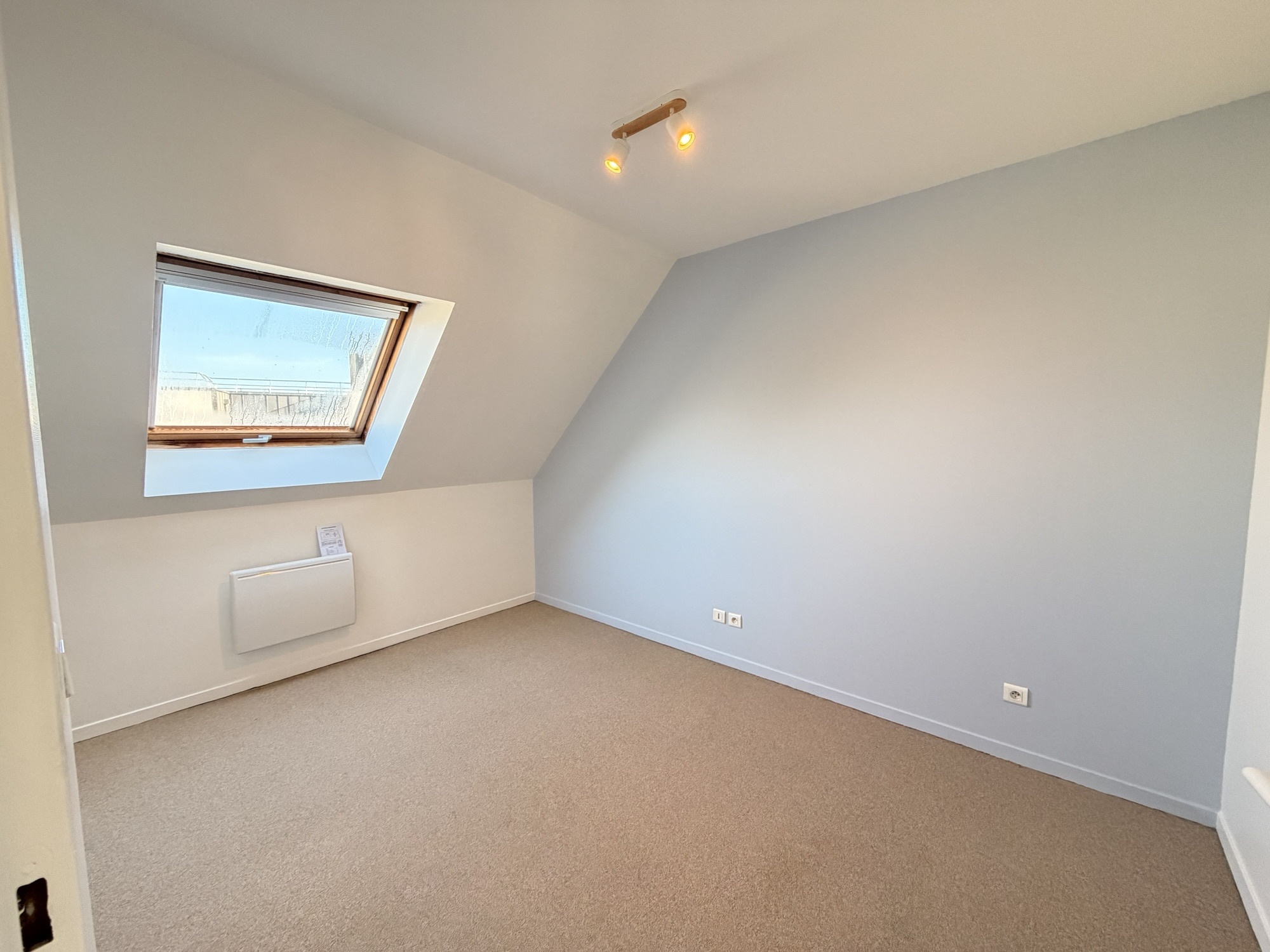 Immo80 – L'immobilier à Amiens et dans la Somme-T3 EN DUXPLEX DE 65M2 AVEC CAVE, BALCON ET PLACE DE PARKING