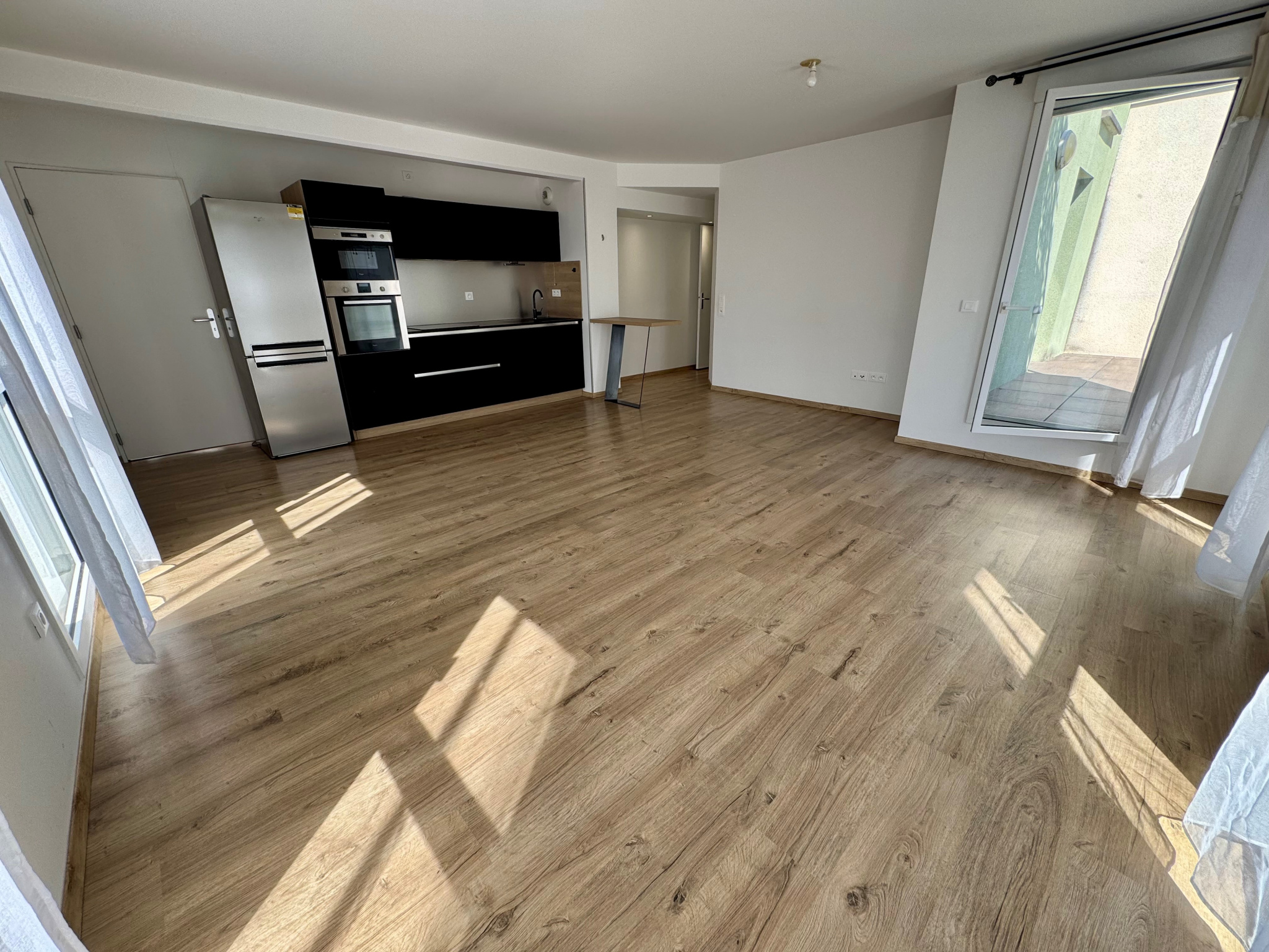 Immo80 – L'immobilier à Amiens et dans la Somme-Amiens SUD – T3 72m2 – 2 Chambres – Terrasse – Stationnement privée