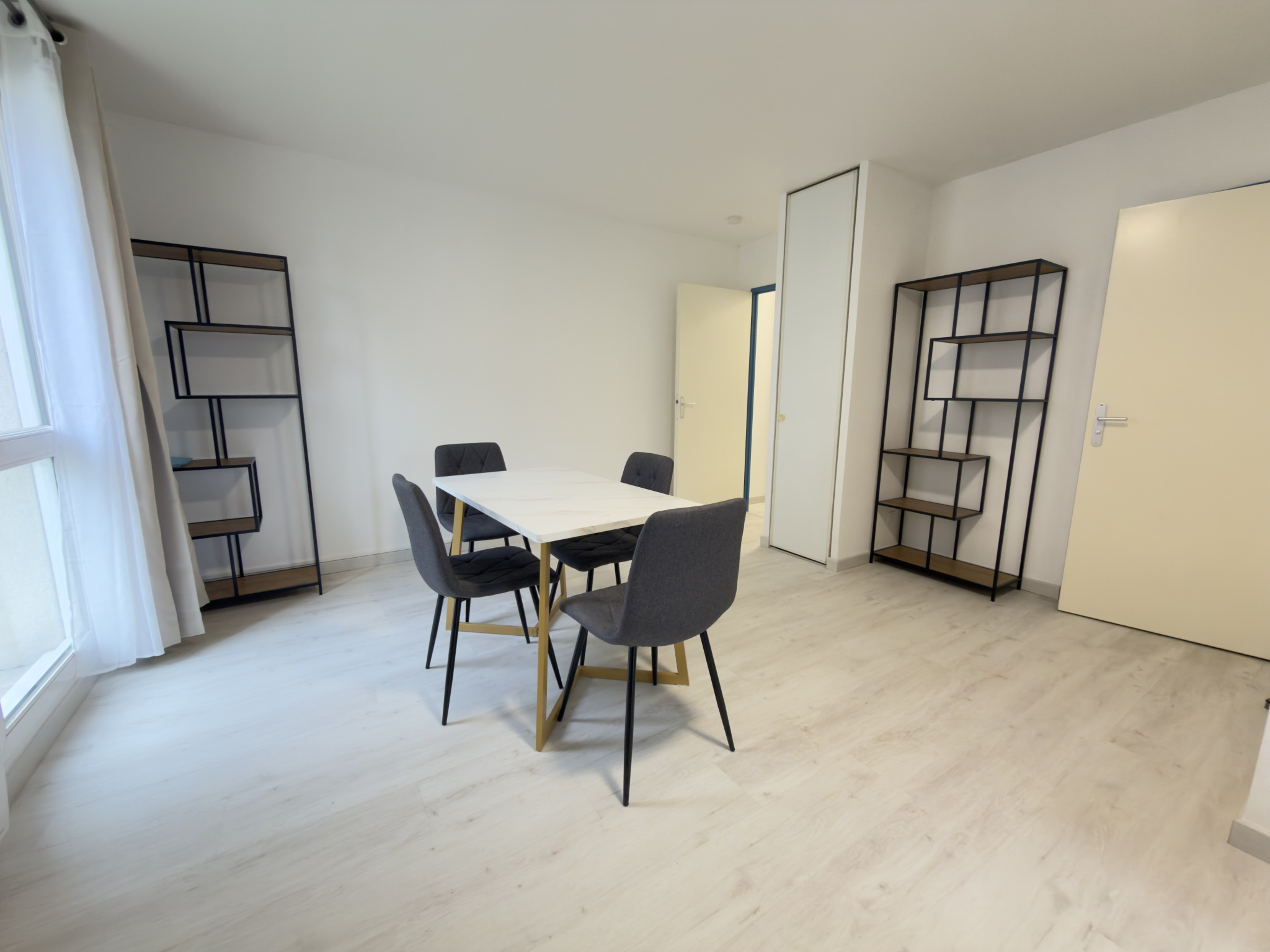 Immo80 – L'immobilier à Amiens et dans la Somme-T2 40m2 MEUBLE PARKING + TERRASSE
