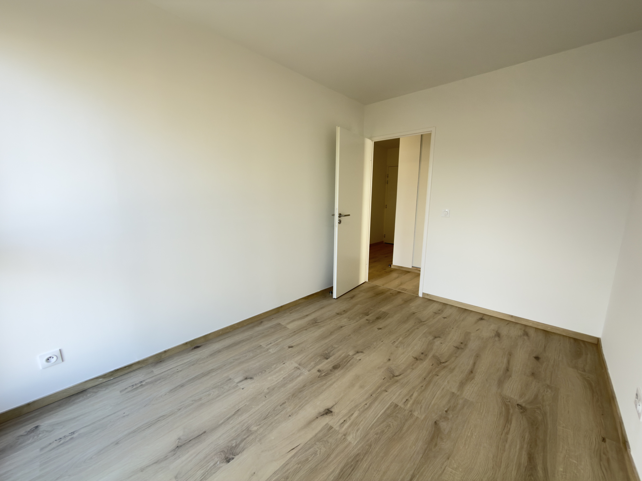 Immo80 – L'immobilier à Amiens et dans la Somme-APPARTMENT T3 AVEC BALCON ET PARKING – AMIENS