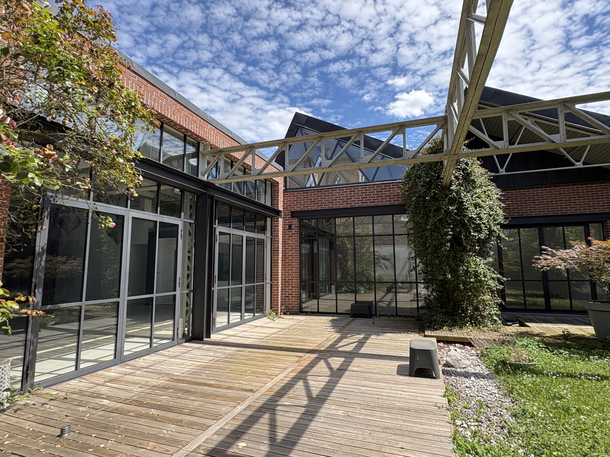 Immo80 – L'immobilier à Amiens et dans la Somme-Ensemble immobilier dans anciens bâtiments industriels comprenant un loft d&rsquo;exception de 400m2