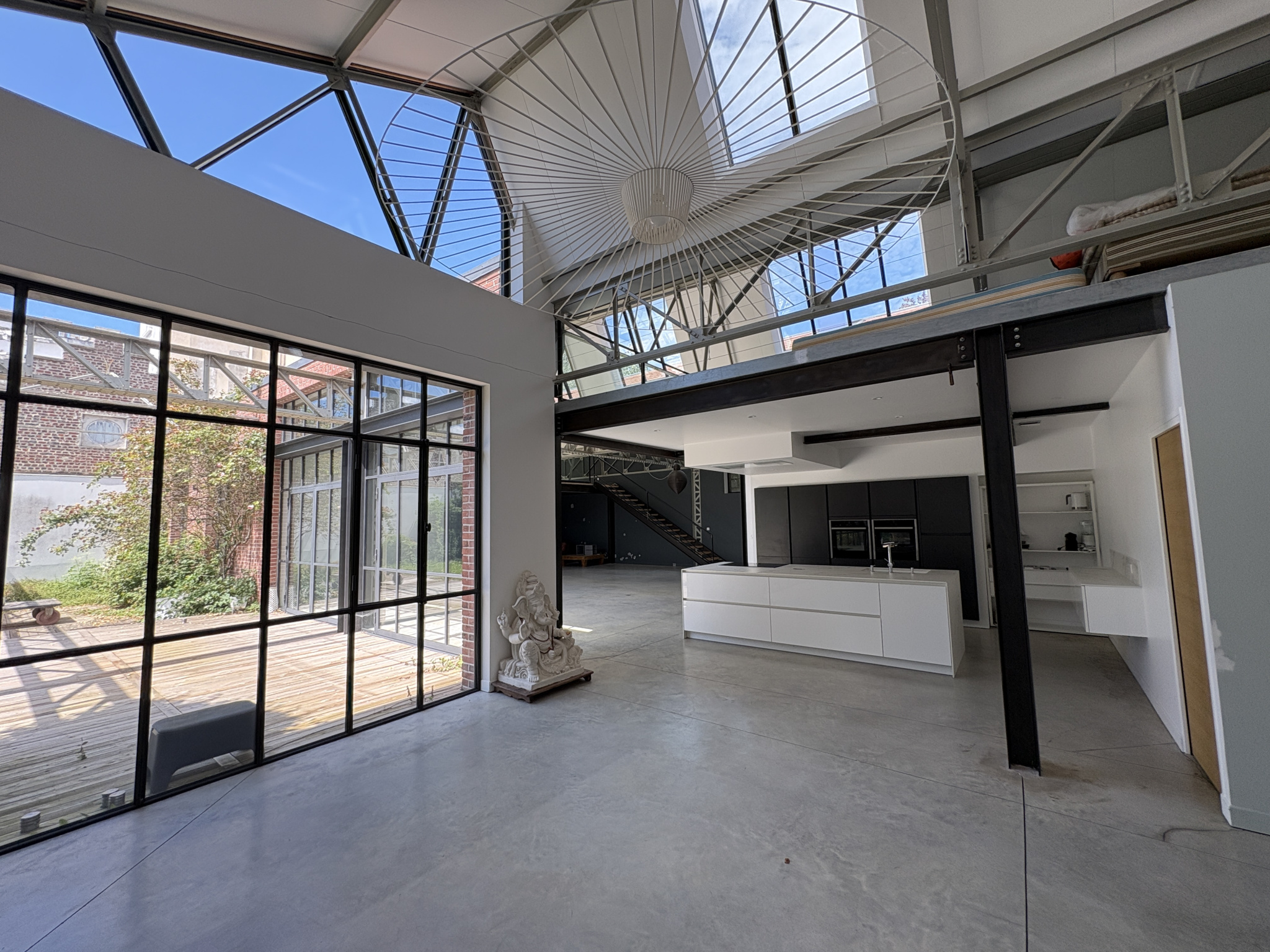 Immo80 – L'immobilier à Amiens et dans la Somme-Ensemble immobilier dans anciens bâtiments industriels comprenant un loft d&rsquo;exception de 400m2