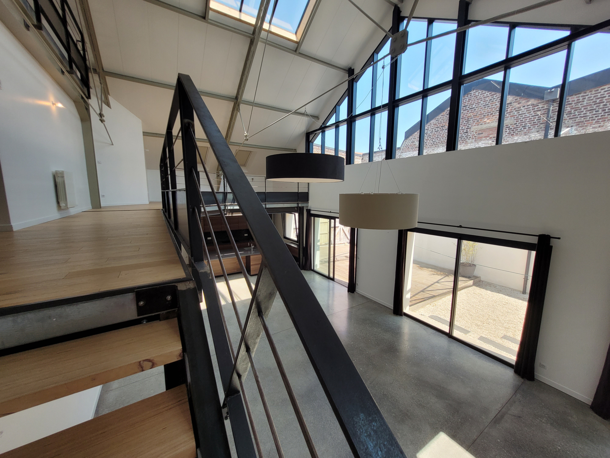 Immo80 – L'immobilier à Amiens et dans la Somme-Ensemble immobilier dans anciens bâtiments industriels comprenant un loft d&rsquo;exception de 400m2