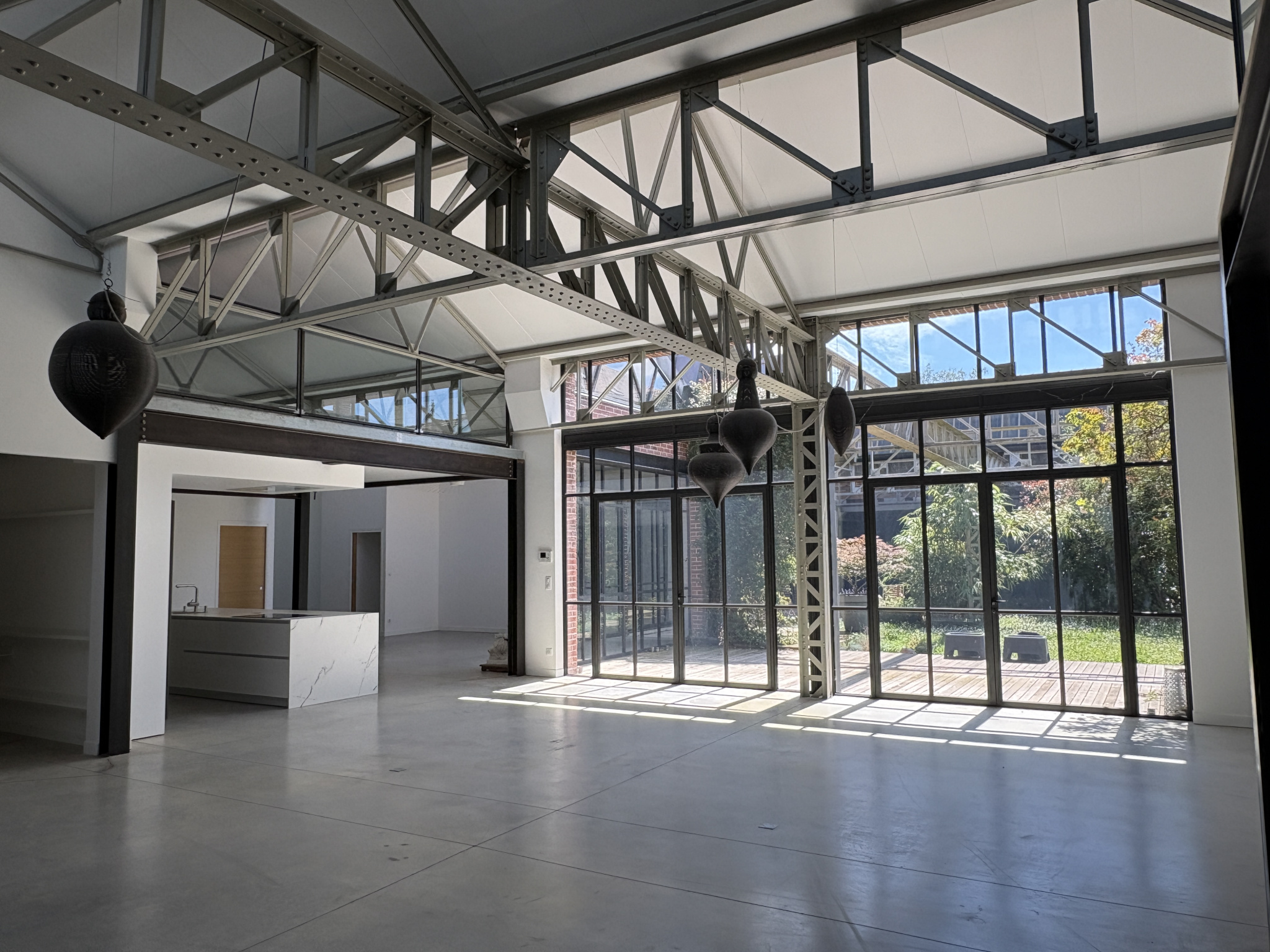 Immo80 – L'immobilier à Amiens et dans la Somme-Ensemble immobilier dans anciens bâtiments industriels comprenant un loft d&rsquo;exception de 400m2
