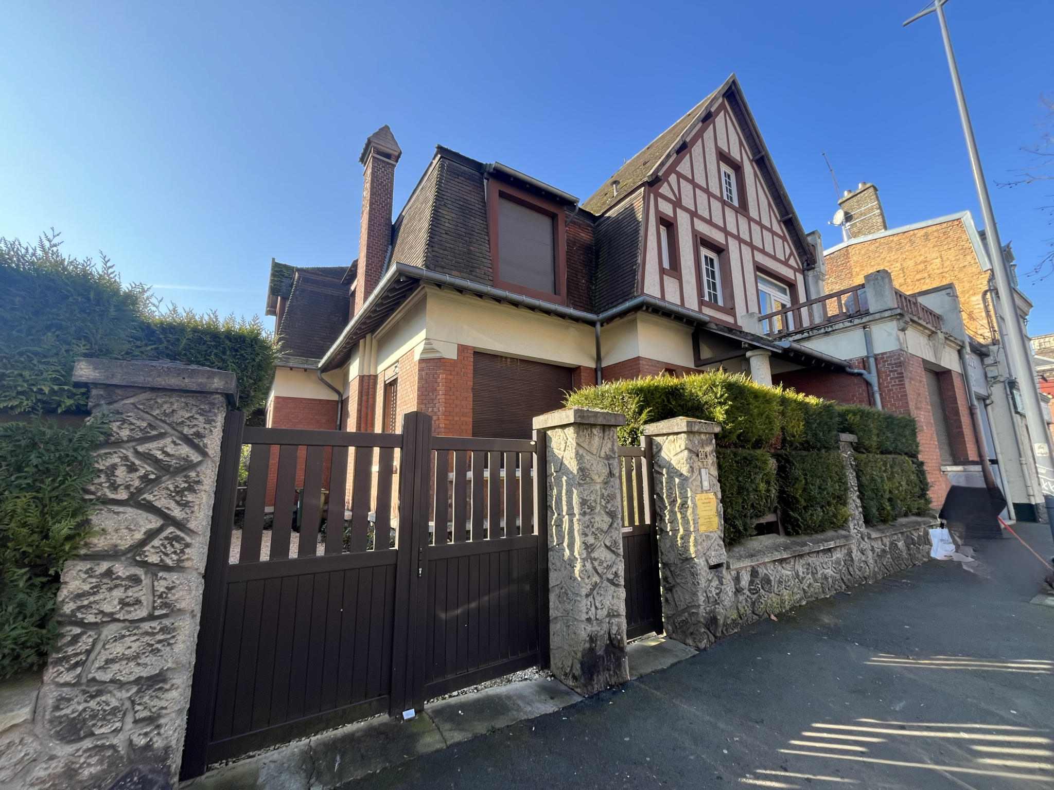 Immo80 – L'immobilier à Amiens et dans la Somme-ELEGANTE DEMEURE BOURGEOISE AMIENS 271 M2