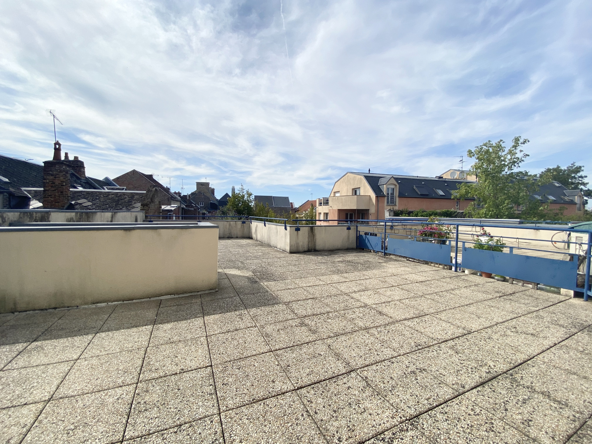 Immo80 – L'immobilier à Amiens et dans la Somme-TYPE 3 AVEC GRANDE TERRASSE ET PARKING AMIENS