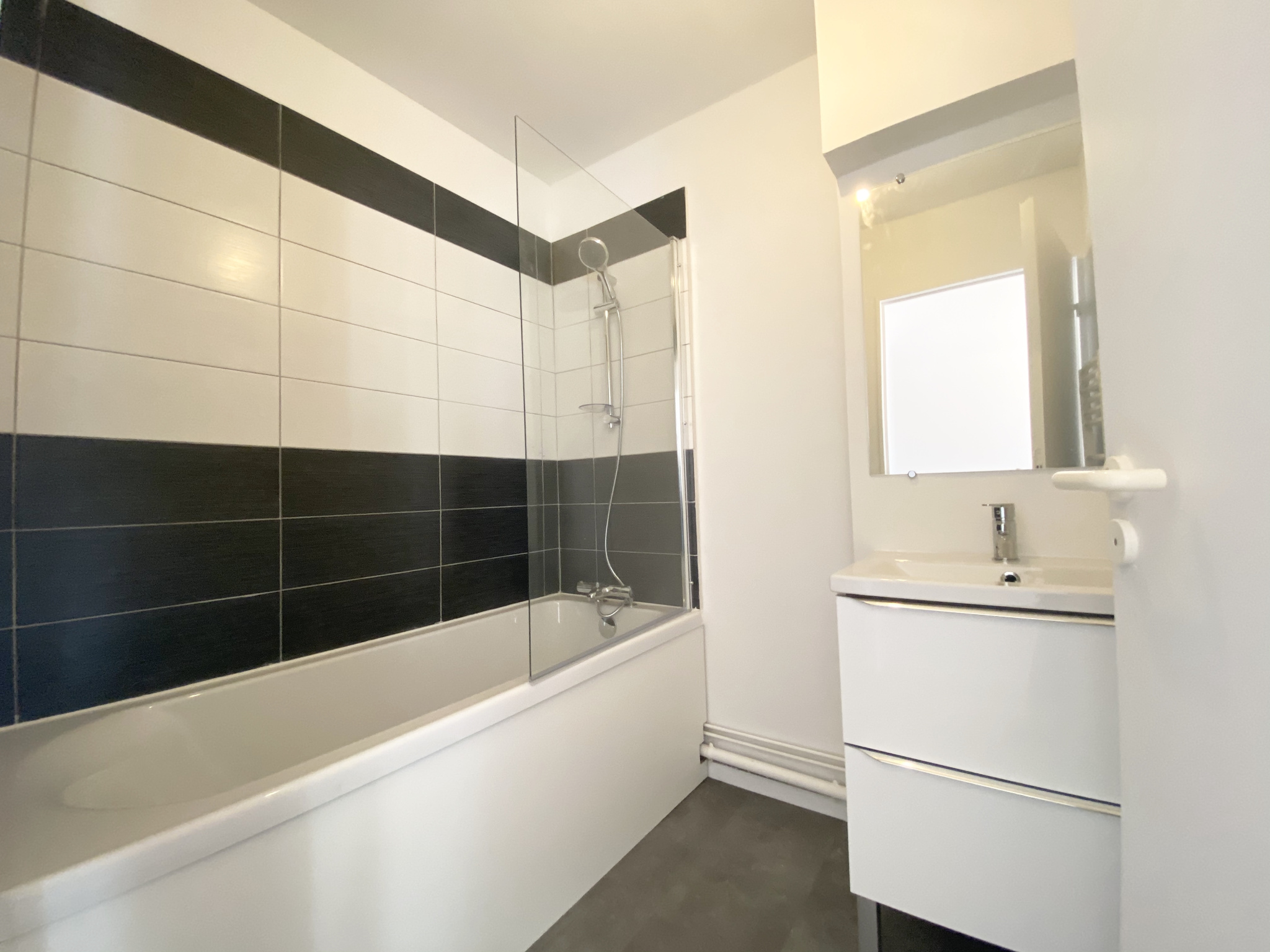 Immo80 – L'immobilier à Amiens et dans la Somme-TYPE 3 AVEC GRANDE TERRASSE ET PARKING AMIENS