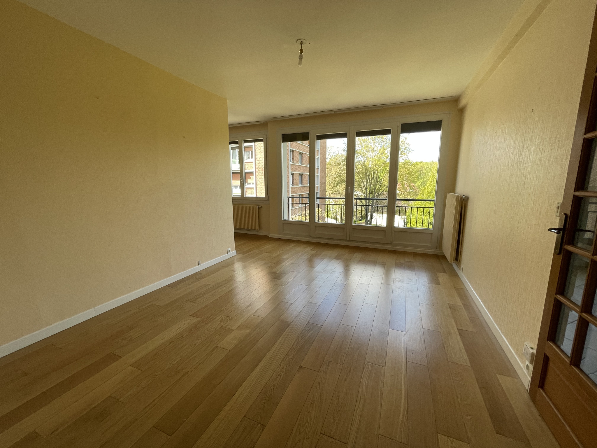 Immo80 – L'immobilier à Amiens et dans la Somme-TYPE 3 AVEC ASCENSEUR ET GARAGE AMIENS SUD