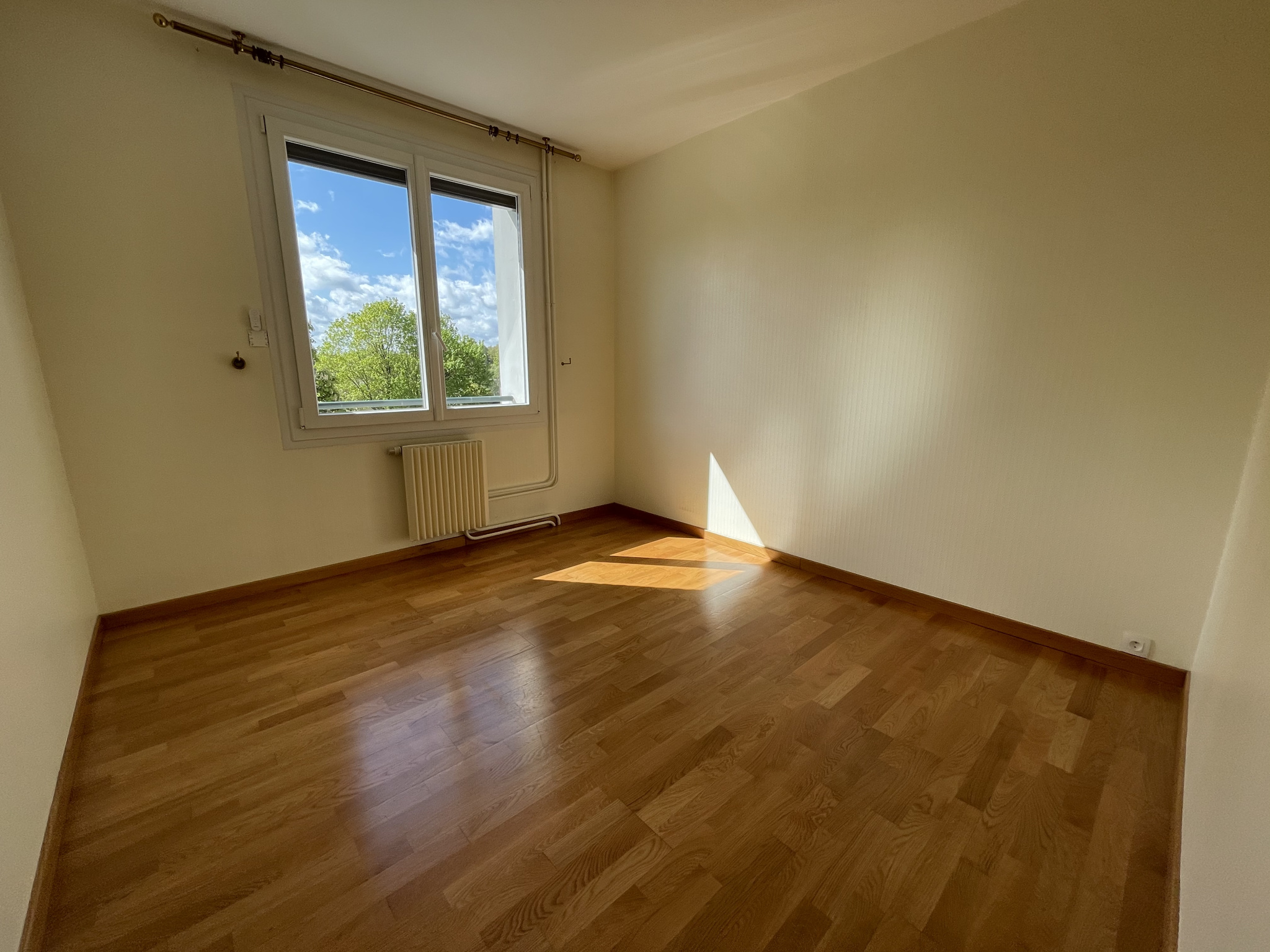 Immo80 – L'immobilier à Amiens et dans la Somme-TYPE 3 AVEC ASCENSEUR ET GARAGE AMIENS SUD