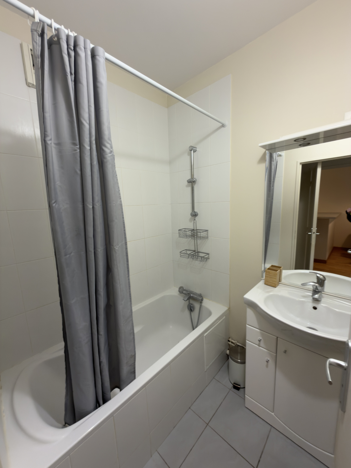 Immo80 – L'immobilier à Amiens et dans la Somme-T2 MEUBLÉ bas Ste Anne  AVEC GARAGE ET JARDIN AMIENS