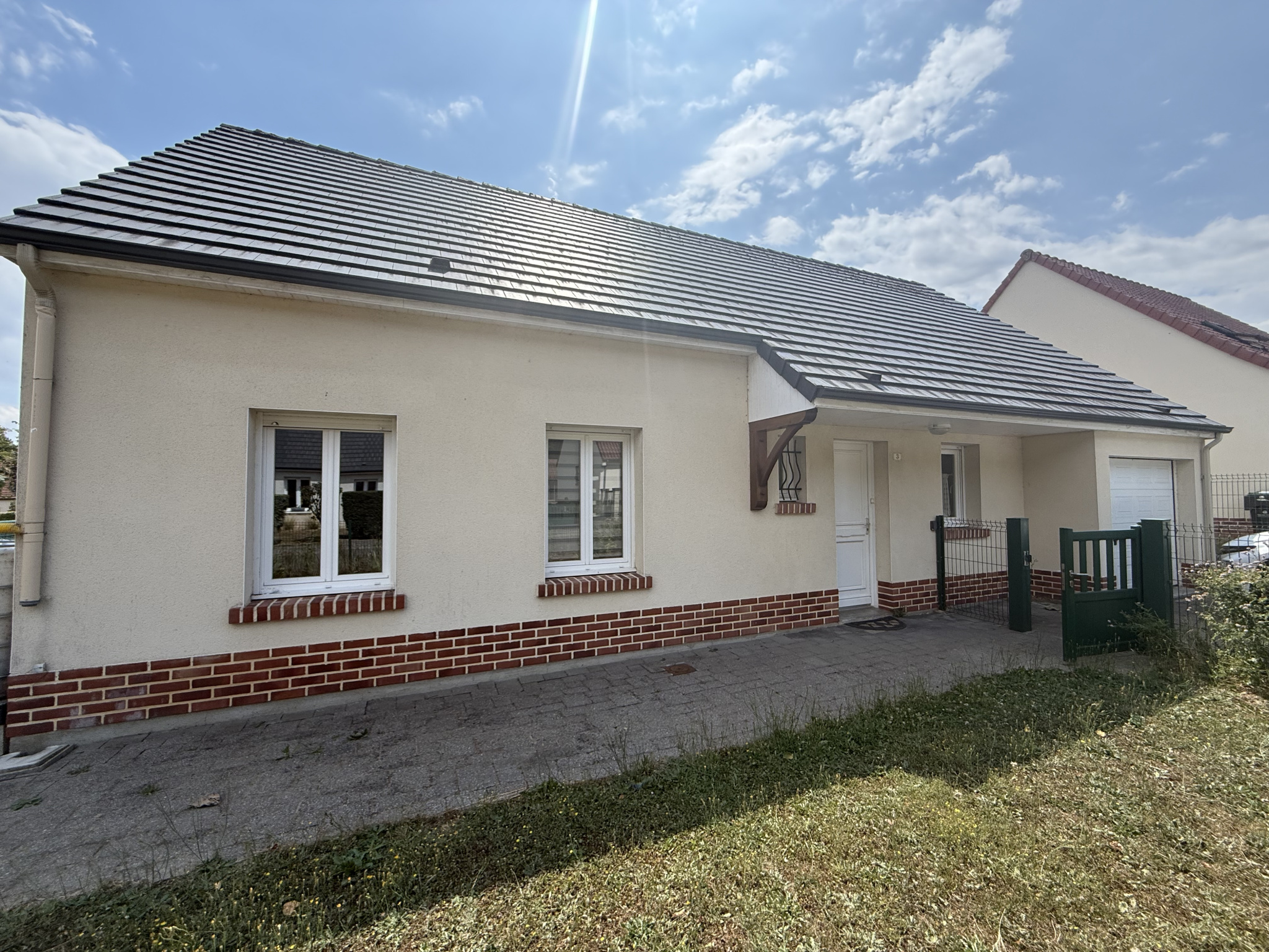 Immo80 – L'immobilier à Amiens et dans la Somme-PAVILLON RECENT T4 DE PLAIN-PIED 90 m2-JARDIN-GARAGE