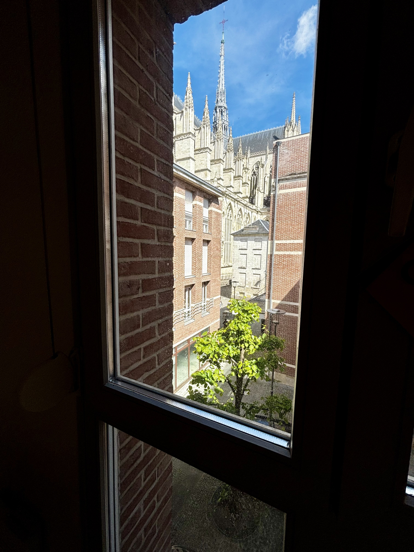 Immo80 – L'immobilier à Amiens et dans la Somme-Emplacement exceptionnel – T2 Place de la Cathédrale