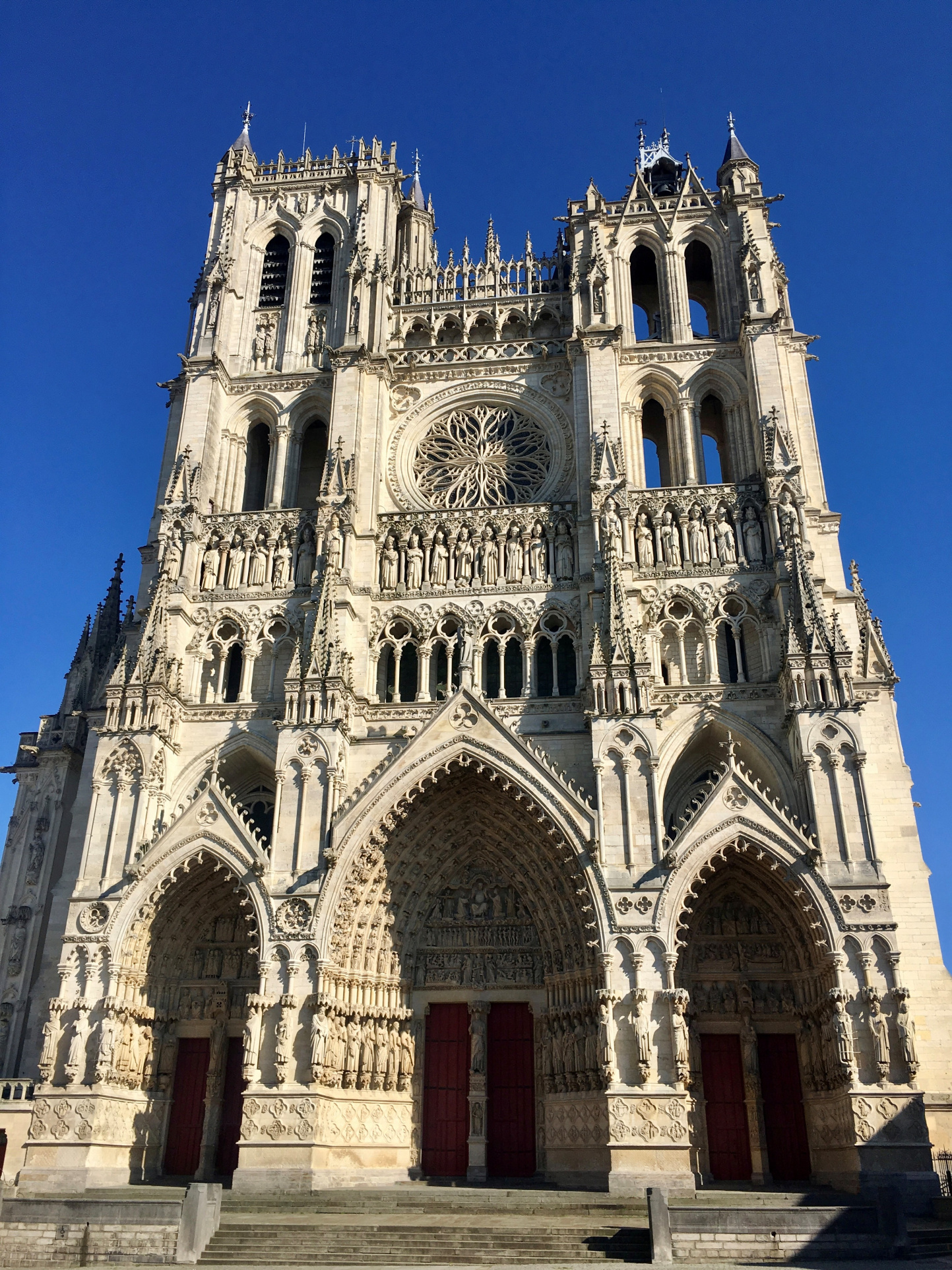 Immo80 – L'immobilier à Amiens et dans la Somme-Emplacement exceptionnel – T2 Place de la Cathédrale