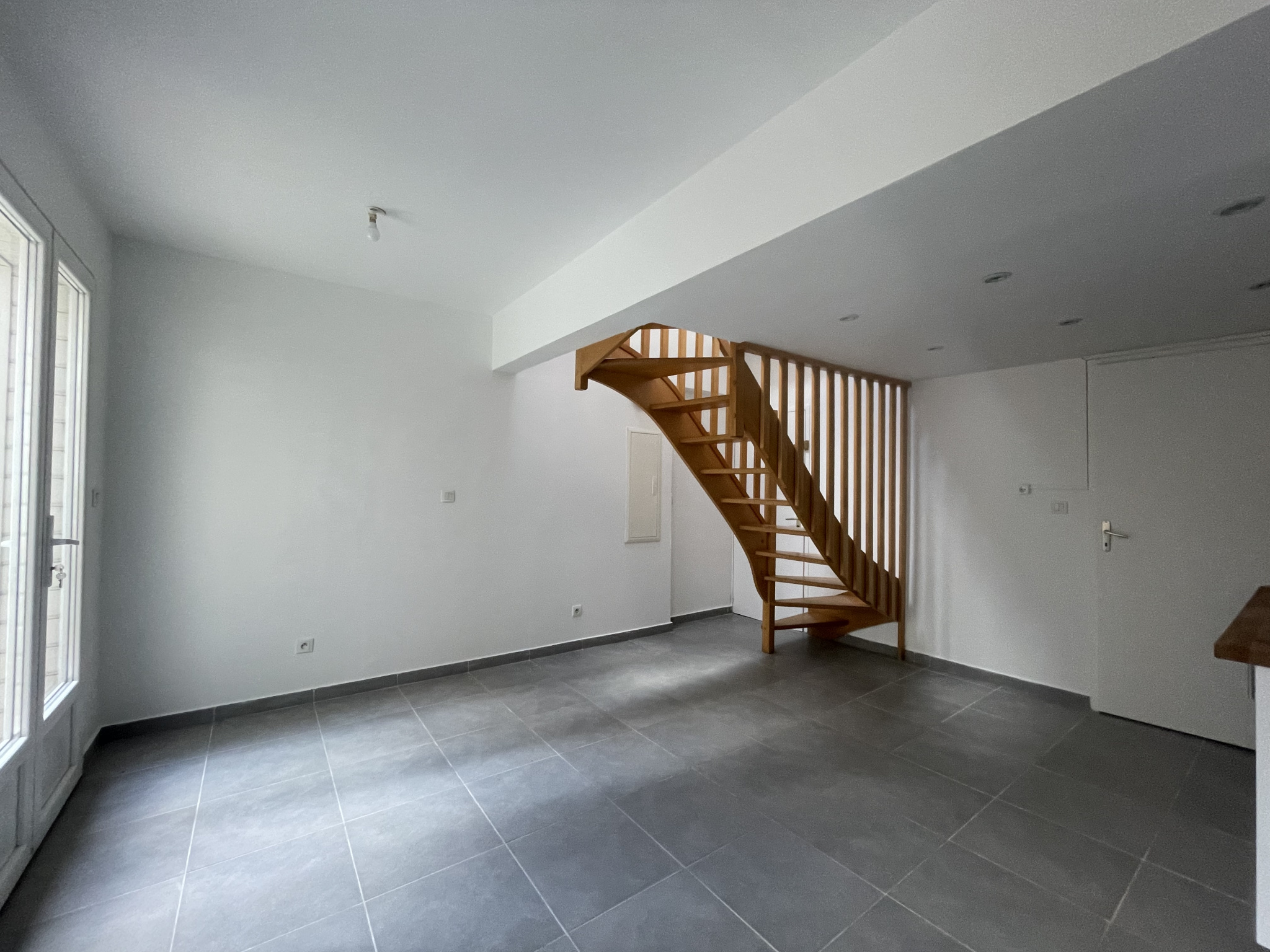 Immo80 – L'immobilier à Amiens et dans la Somme- TYPE 1  AVEC COUR AMIENS CENTRE VILLE