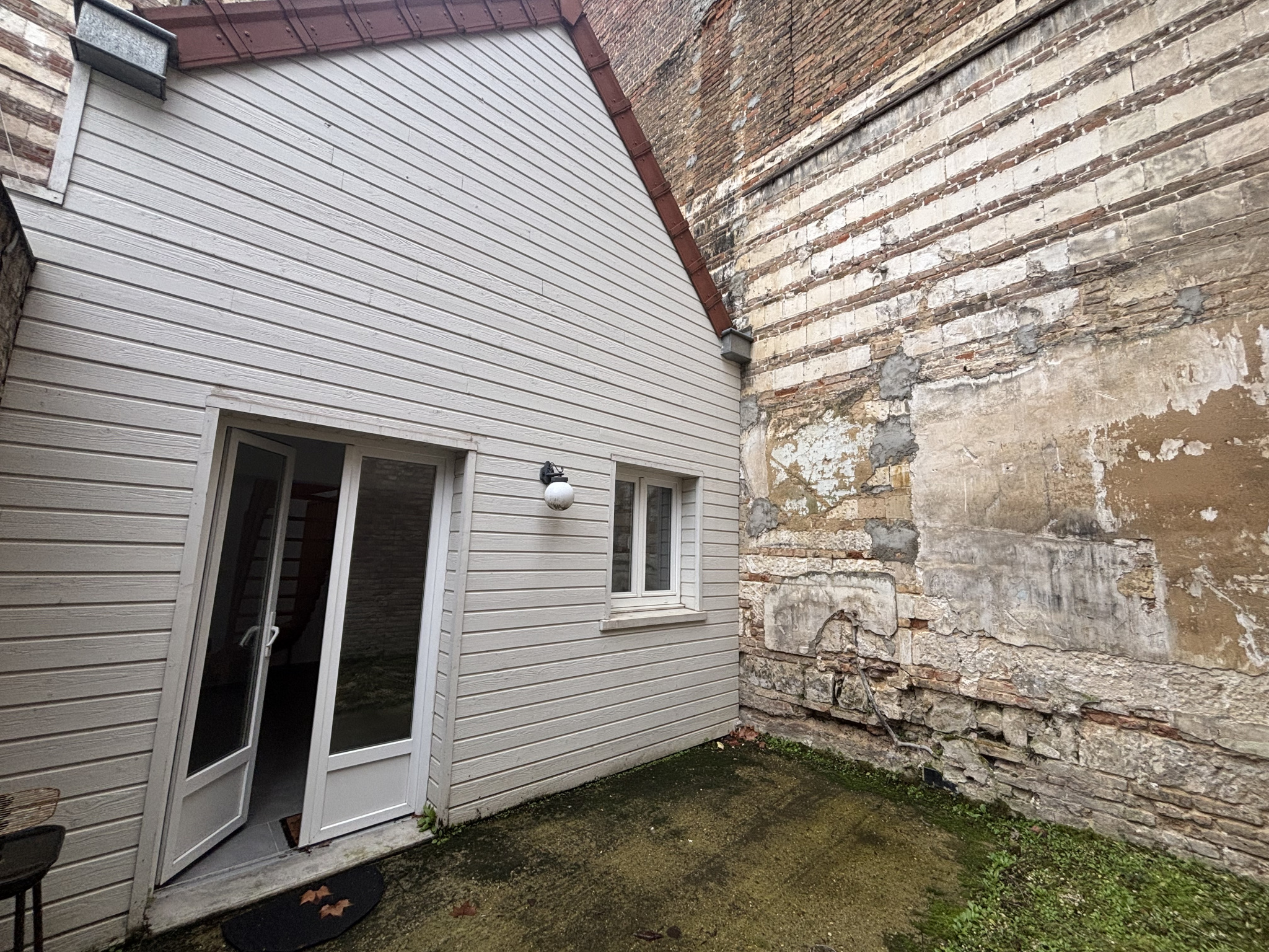 Immo80 – L'immobilier à Amiens et dans la Somme- TYPE 1  AVEC COUR AMIENS CENTRE VILLE