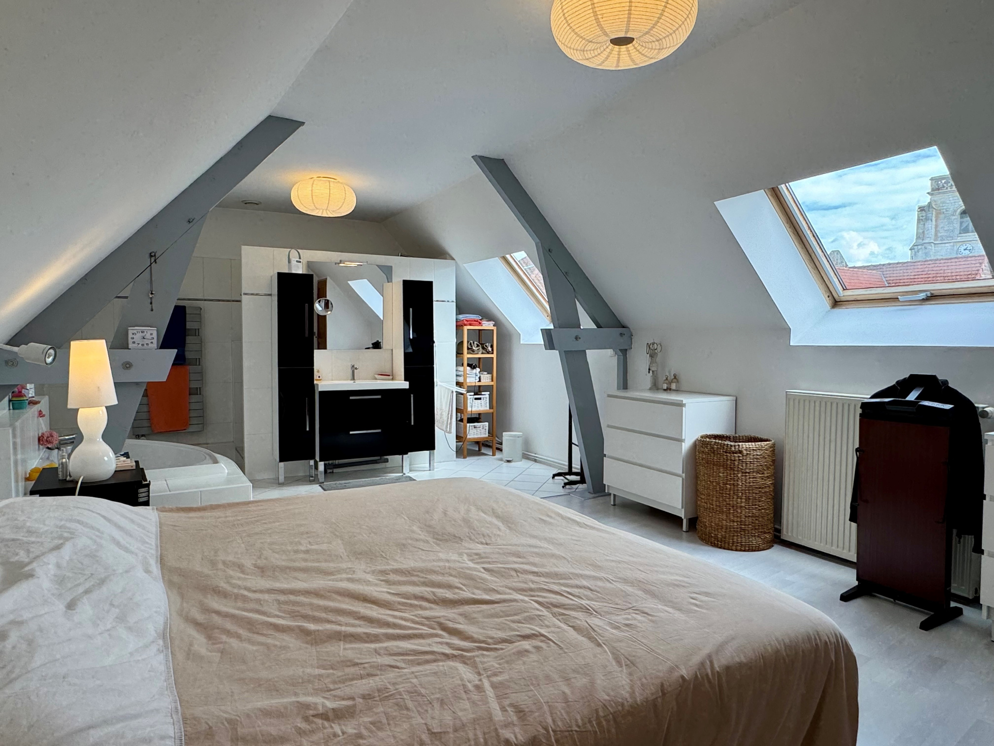Immo80 – L'immobilier à Amiens et dans la Somme-La Chaussée-Tirancourt (Ouest Amiens) – Maison 180 m2 avec jardin, terrasse et 3 garages