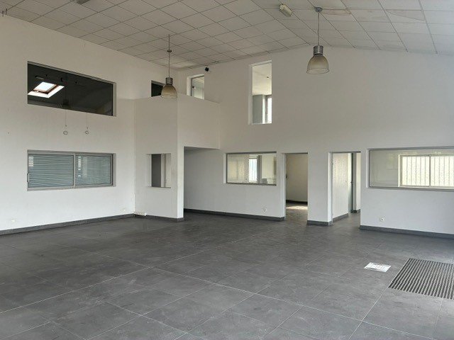 Immo80 – L'immobilier à Amiens et dans la Somme-LOCAL COMMERCIAL 1000m2 AXE AMIENS ARRAS