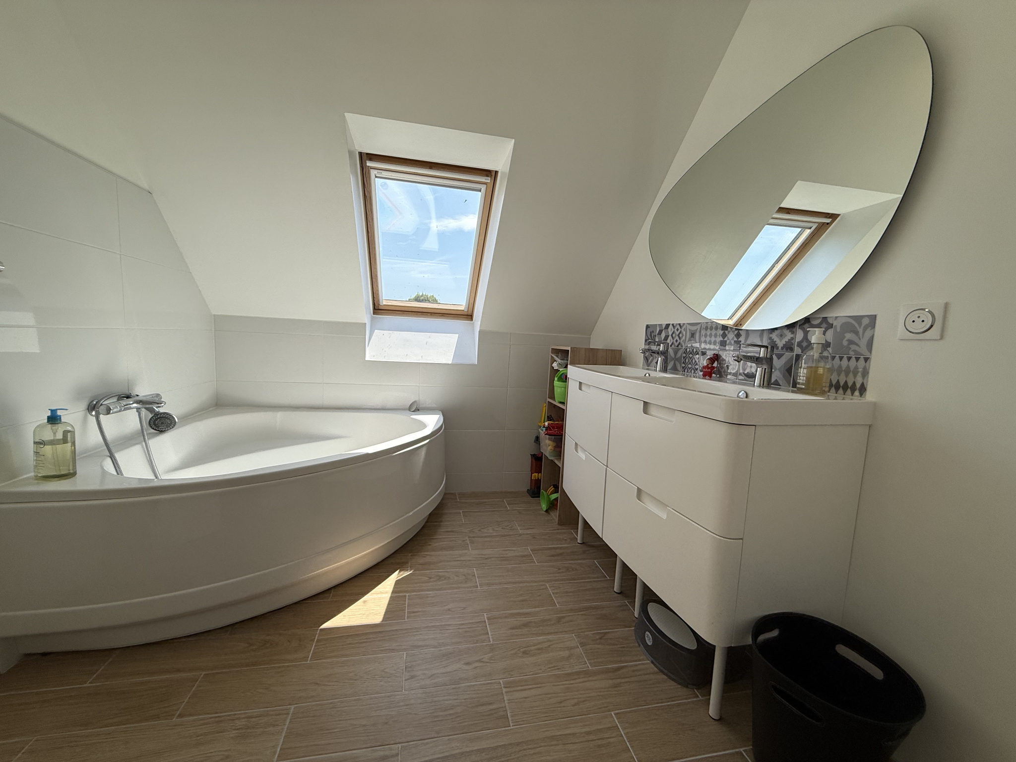 Immo80 – L'immobilier à Amiens et dans la Somme-SAINS-EN-AMIENOIS MAISON 143 M2 EN PARFAIT ETAT-GARAGE-JARDIN