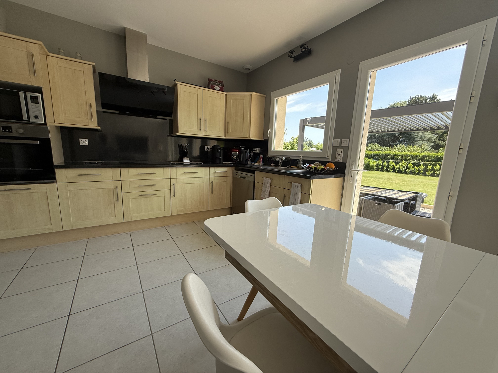Immo80 – L'immobilier à Amiens et dans la Somme-SAINS-EN-AMIENOIS MAISON 143 M2 EN PARFAIT ETAT-GARAGE-JARDIN