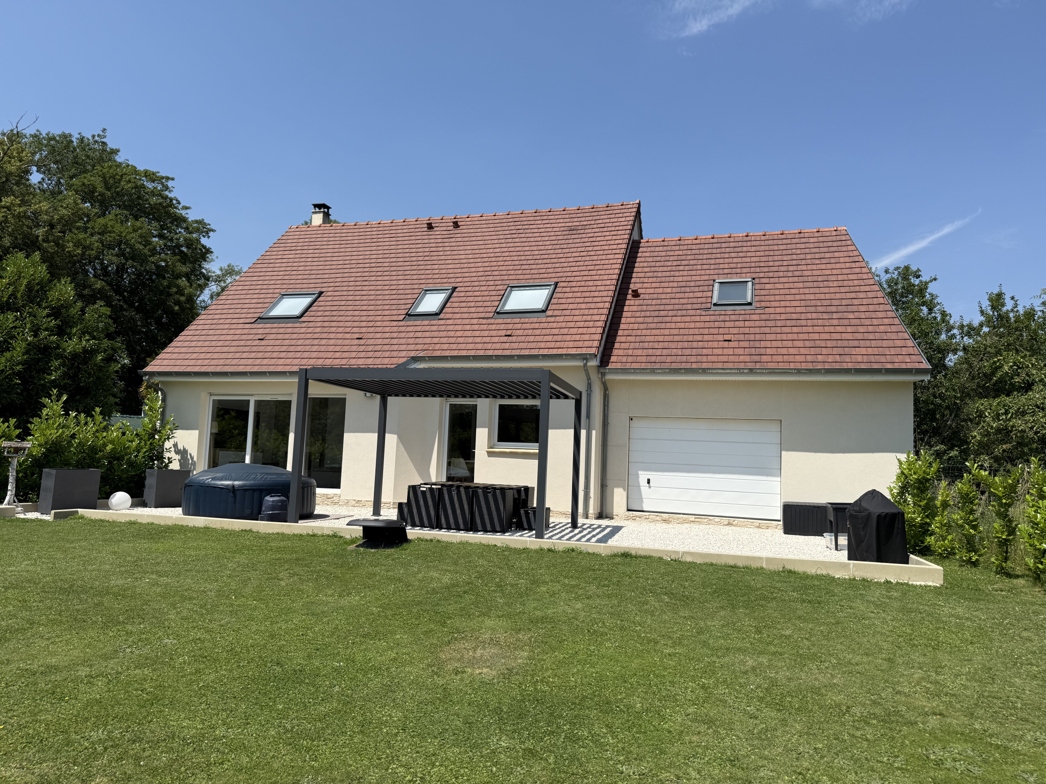 Immo80 – L'immobilier à Amiens et dans la Somme-SAINS-EN-AMIENOIS MAISON 143 M2 EN PARFAIT ETAT-GARAGE-JARDIN