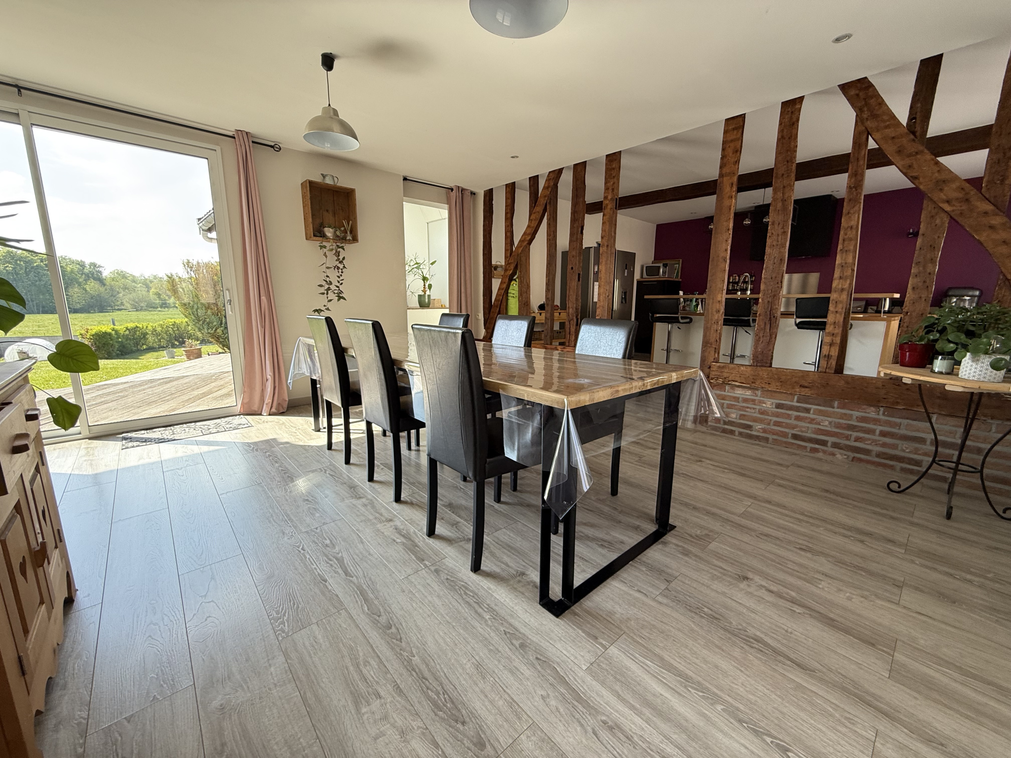 Immo80 – L'immobilier à Amiens et dans la Somme-MAISON DE CHARME 320 m2 avec gîte et dépendances proche d&rsquo;Amiens.