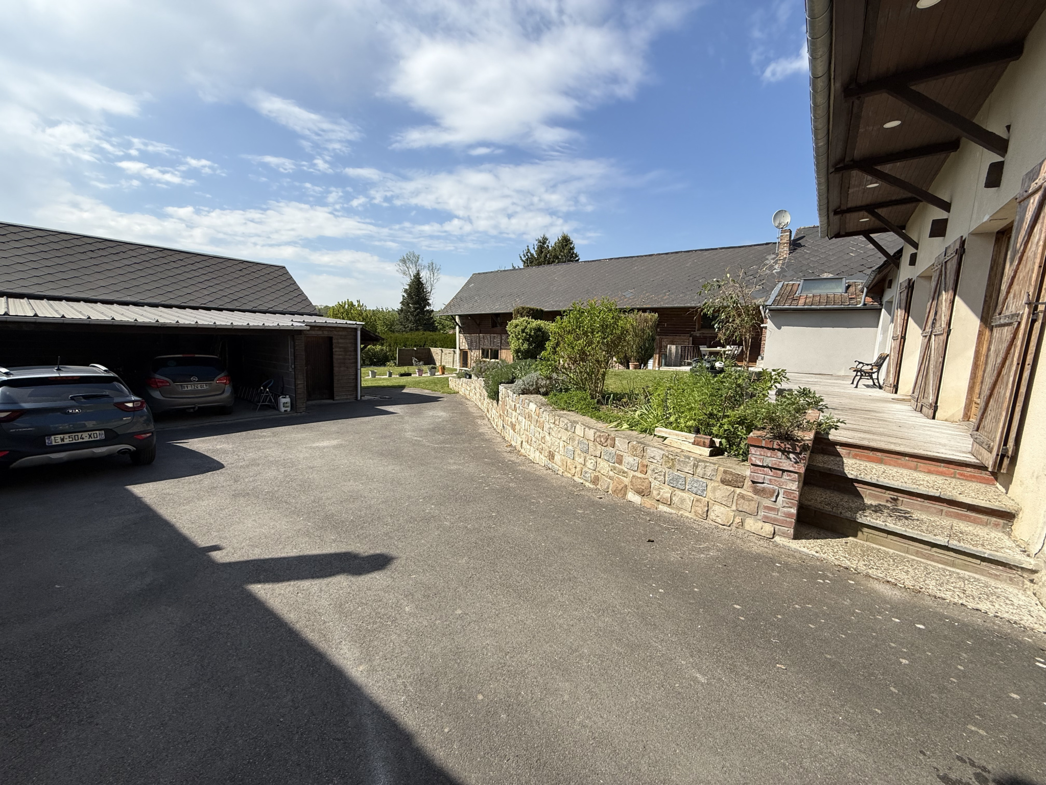 Immo80 – L'immobilier à Amiens et dans la Somme-MAISON DE CHARME 320 m2 avec gîte et dépendances proche d&rsquo;Amiens.