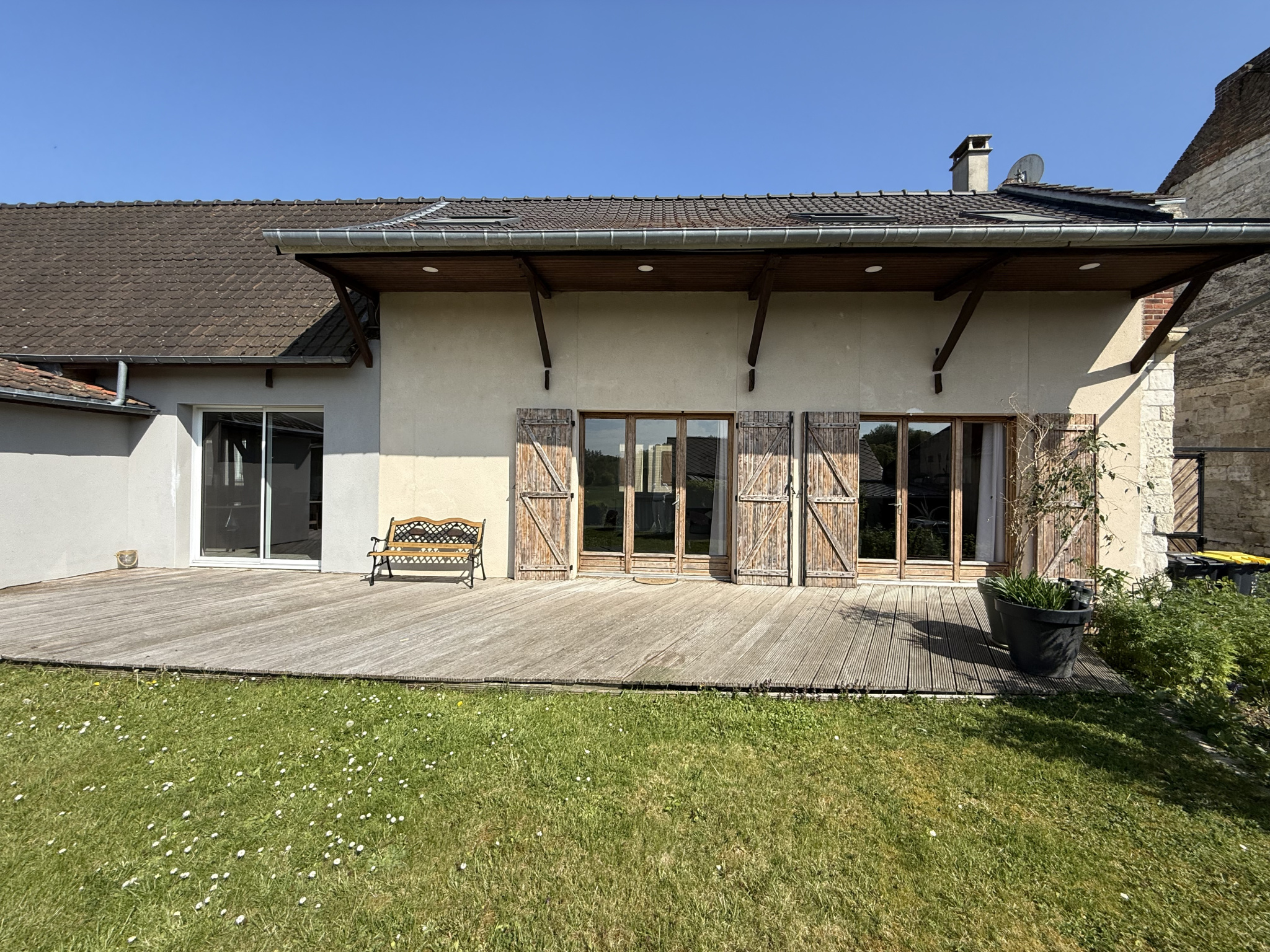 Immo80 – L'immobilier à Amiens et dans la Somme-MAISON DE CHARME 320 m2 avec gîte et dépendances proche d&rsquo;Amiens.