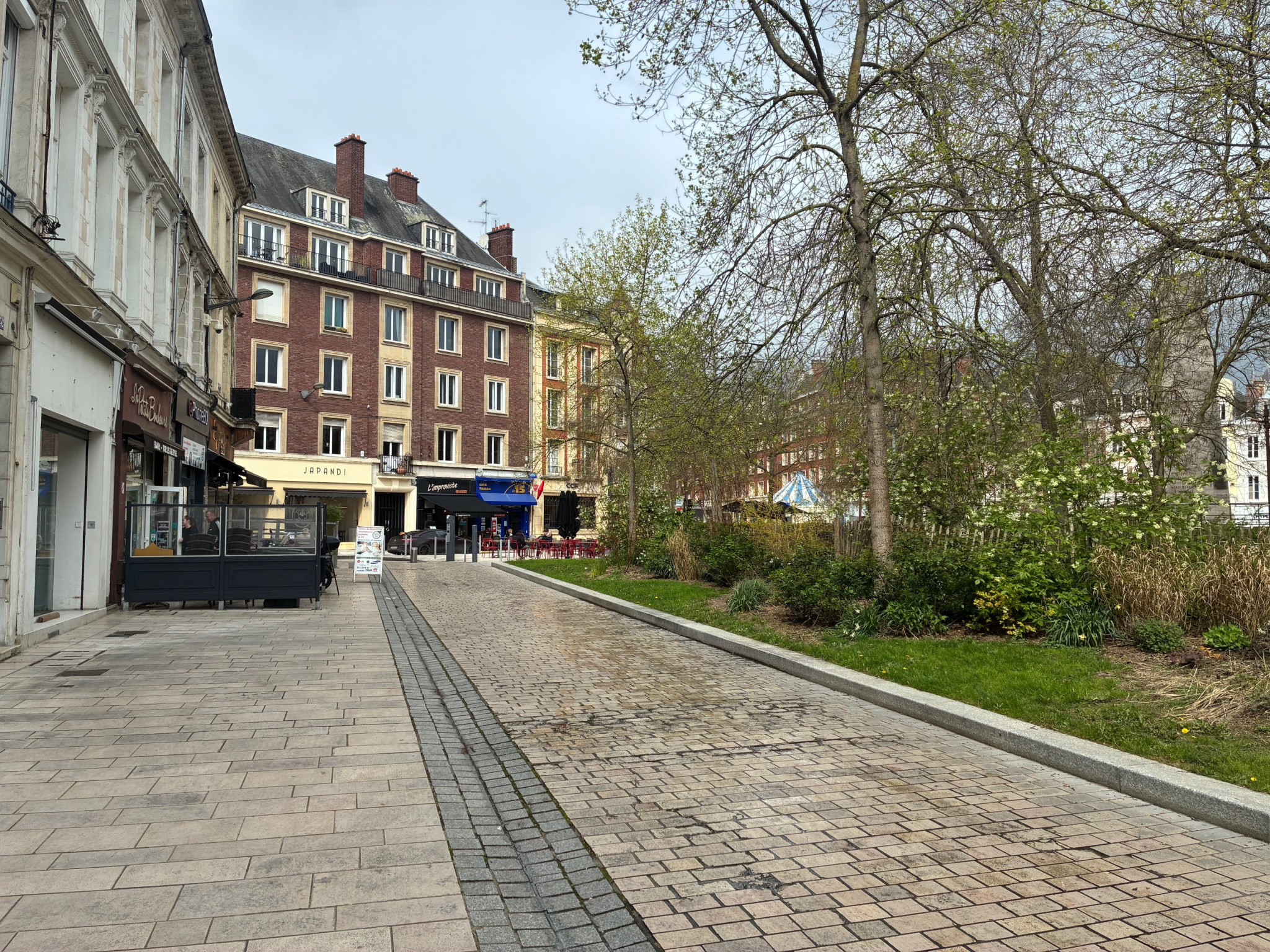 Immo80 – L'immobilier à Amiens et dans la Somme-LOCAL professionnel  / commercial  hyper CENTRE Amiens