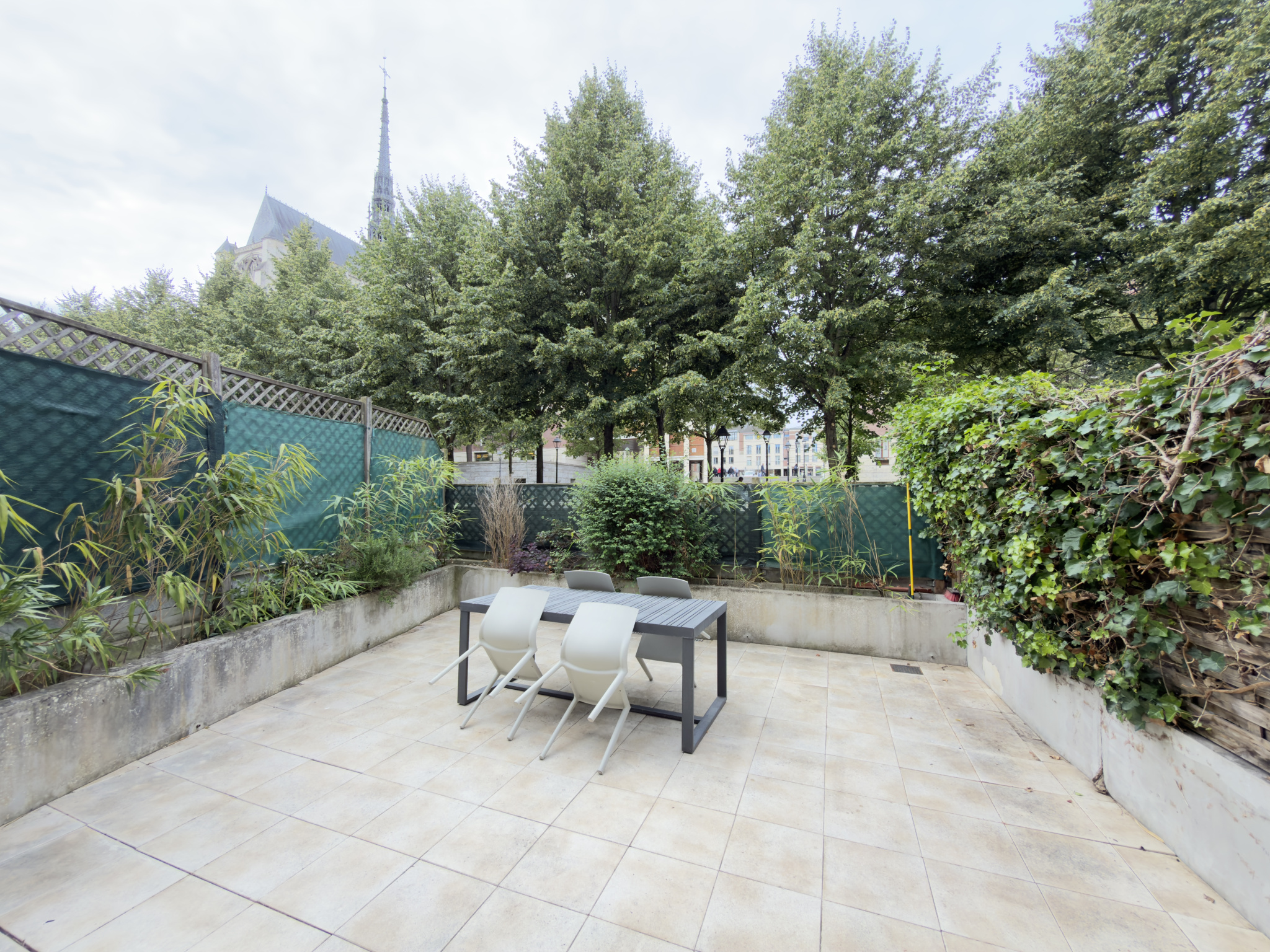 Immo80 – L'immobilier à Amiens et dans la Somme-MAISON T5  meublée AVEC TERRASSE CENTRE-VILLE  CATHEDRALE AMIENS
