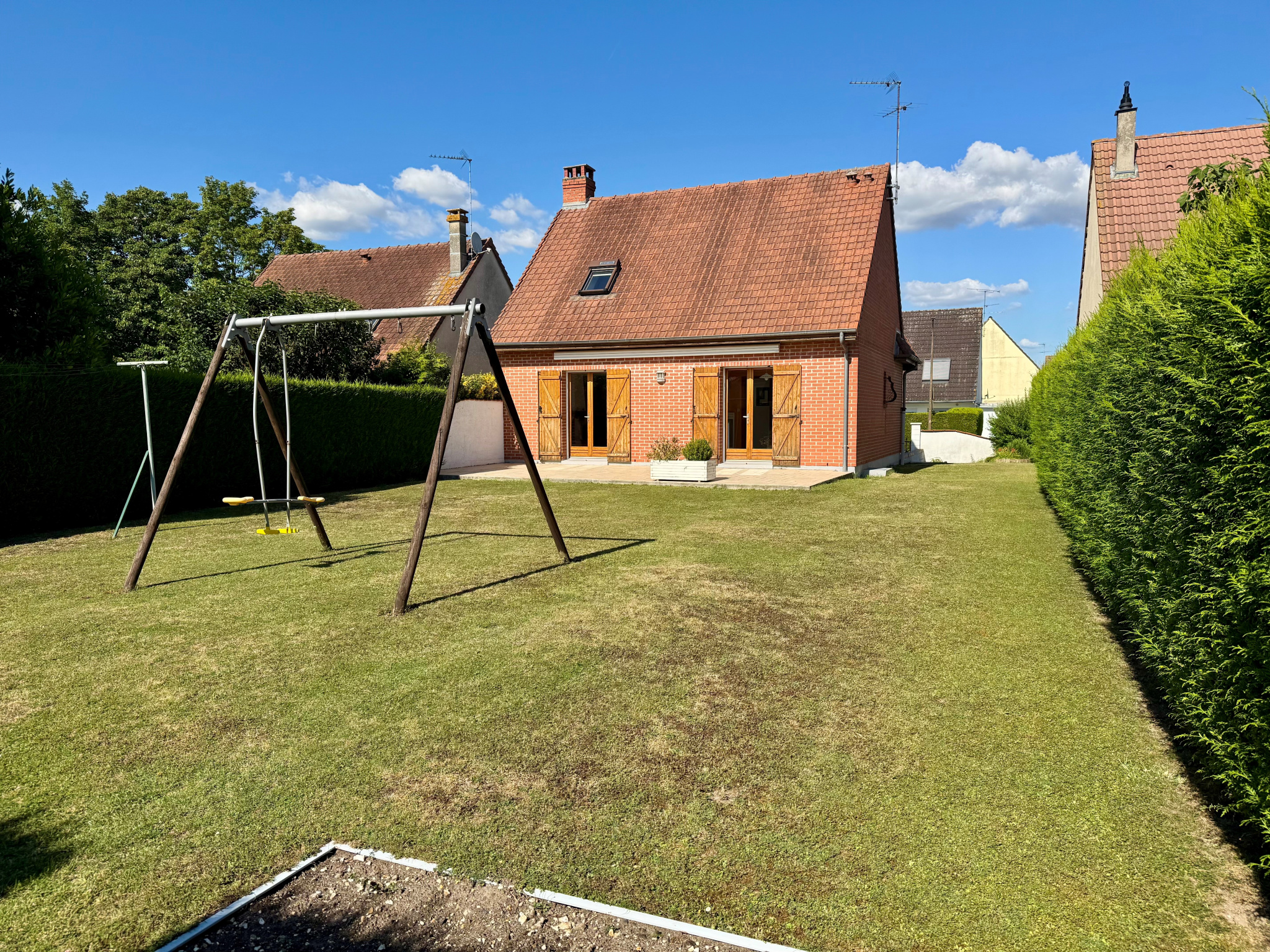 Immo80 – L'immobilier à Amiens et dans la Somme-Saint-Ladre – Pavillon 94m2 avec sous-sol complet & jardin