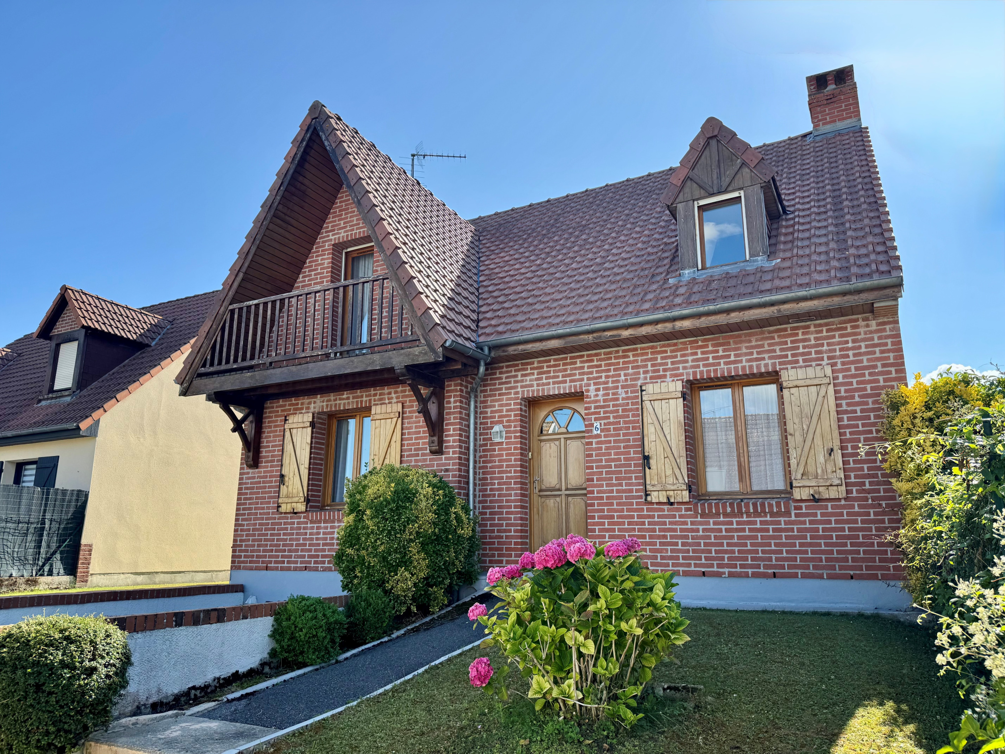 Immo80 – L'immobilier à Amiens et dans la Somme-Saint-Ladre – Pavillon 94m2 avec sous-sol complet & jardin