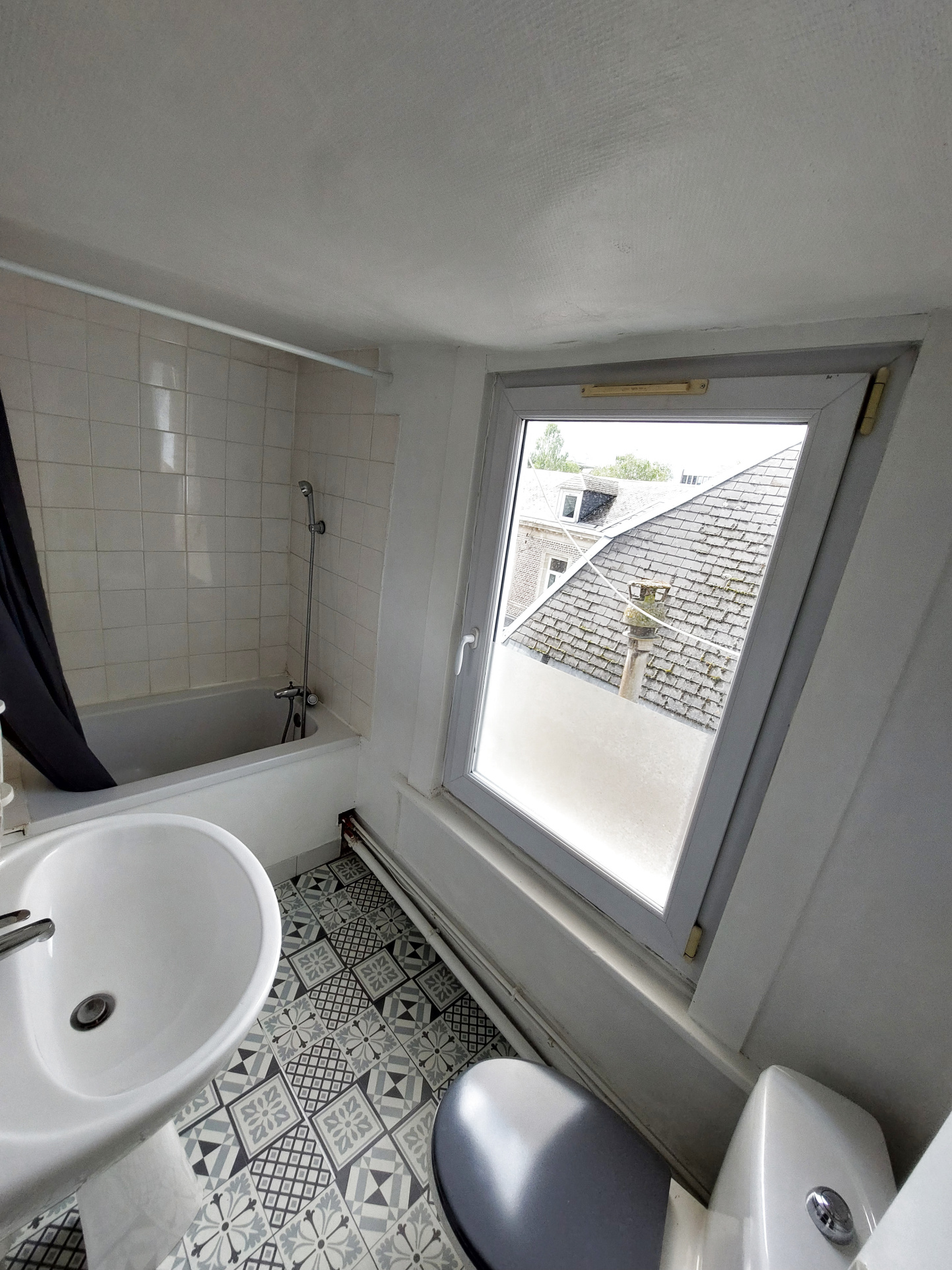 Immo80 – L'immobilier à Amiens et dans la Somme-STUDIO EQUIPÉ CENTRE VILLE AMIENS