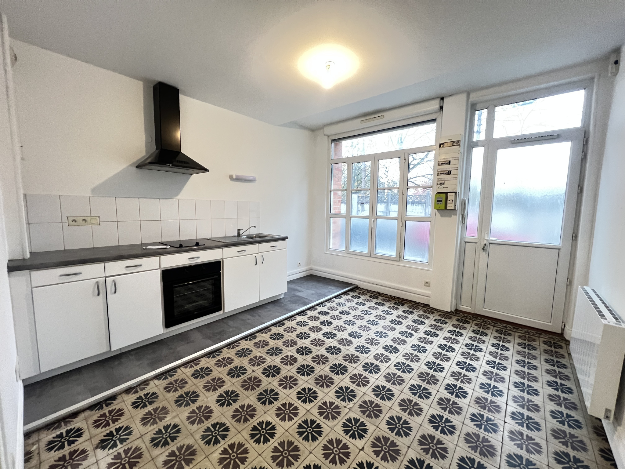 Immo80 – L'immobilier à Amiens et dans la Somme-APPARTEMENT TYPE 2  AVEC COUR – AMIENS